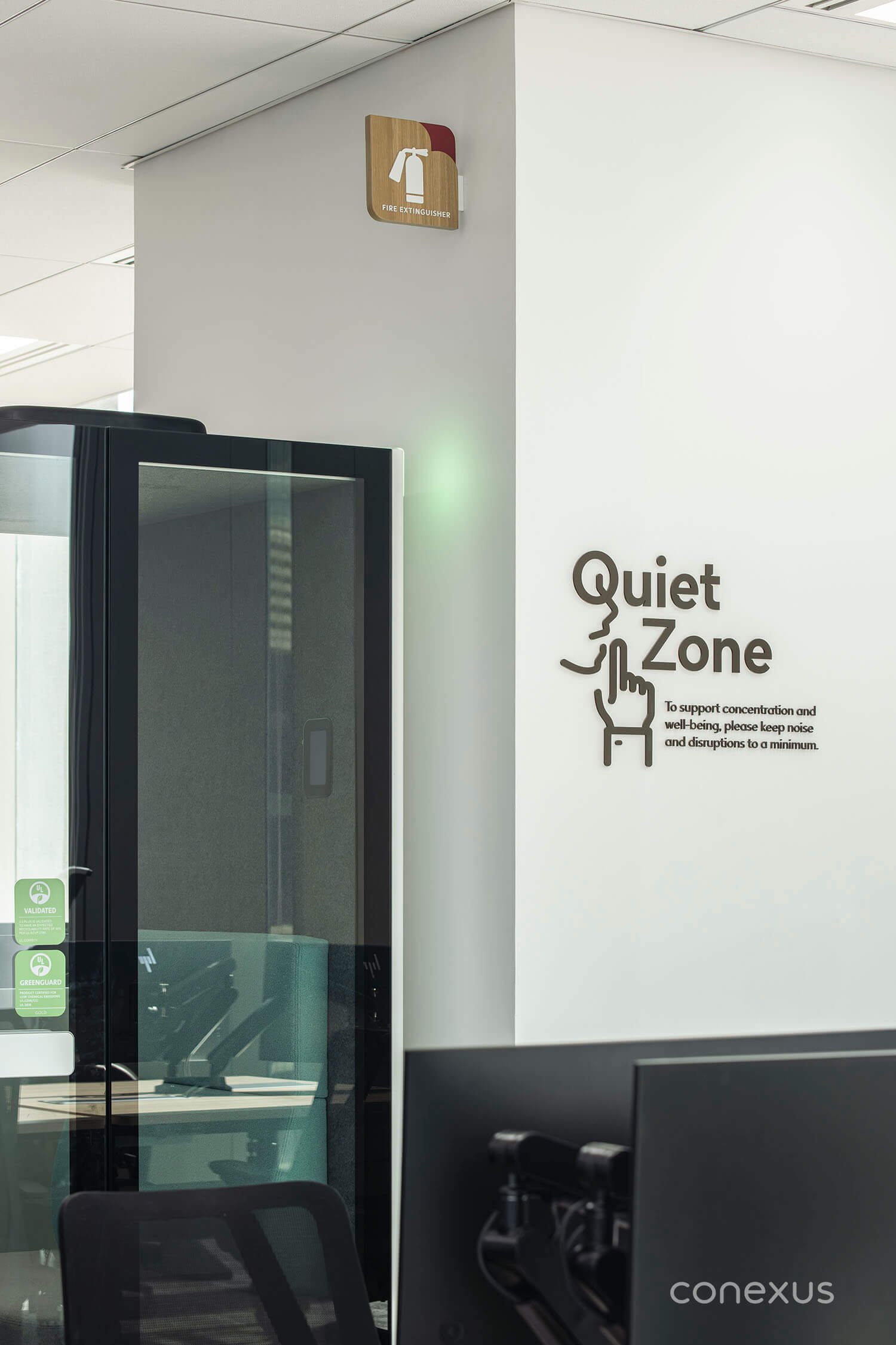  Quiet zones and private booths make focused work an equal priority. 