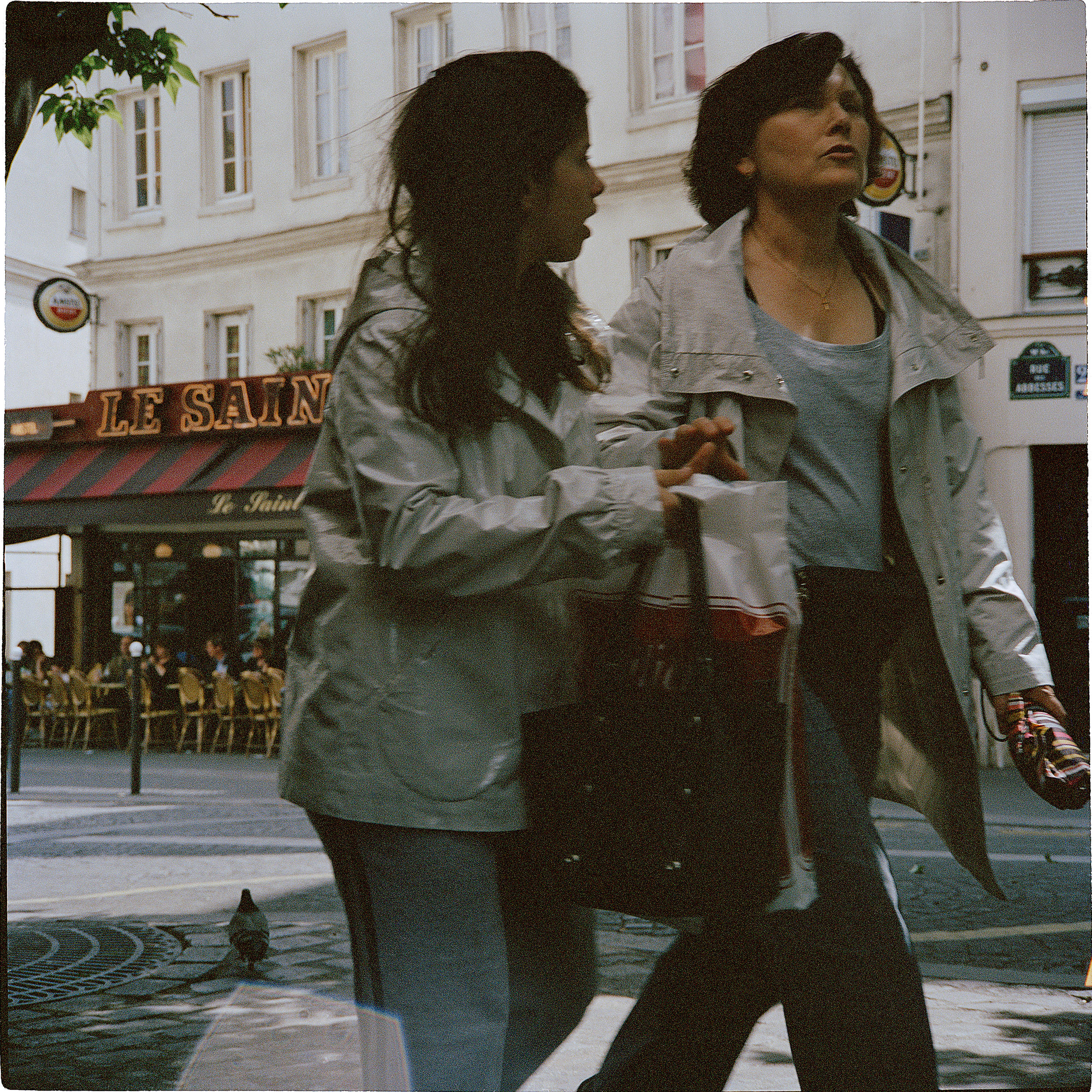 2008_05_28_paris_street_r6_f4_6x6.jpg