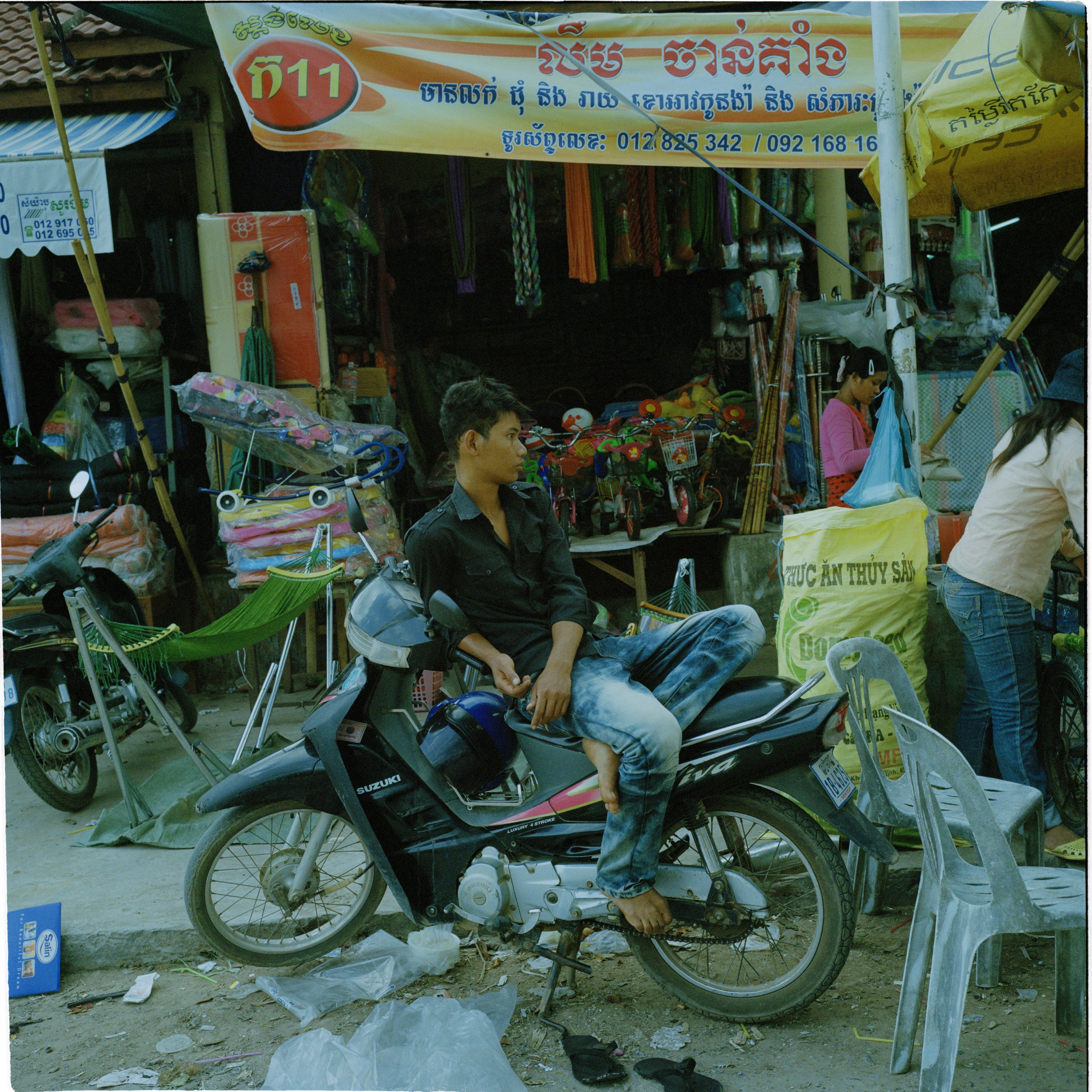 2011_06_01_cambodia_r6_f12_6x6.jpg