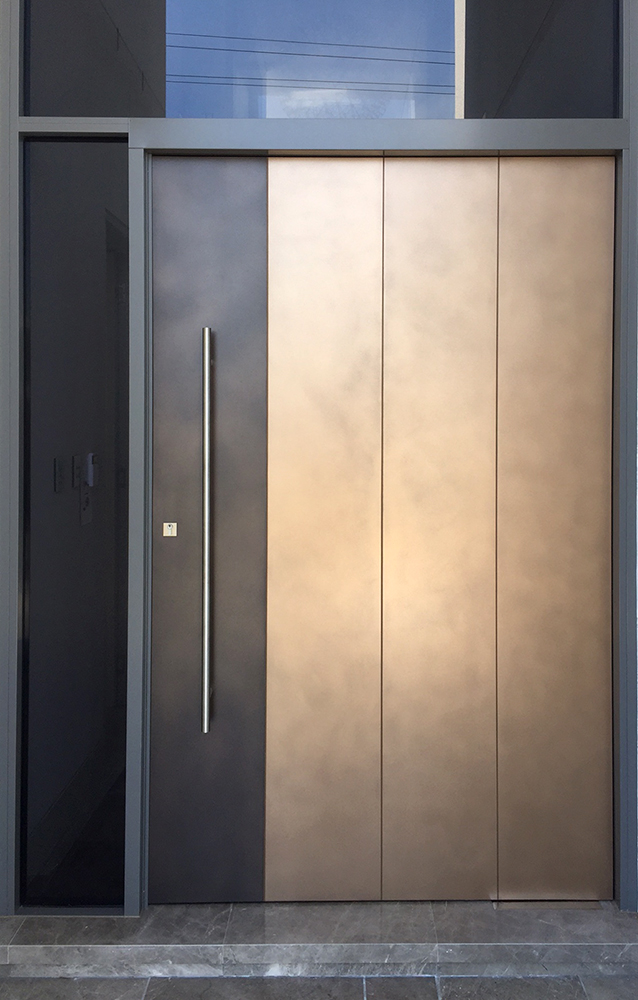 Aluminr Treasury Bronze&Bronze Strip Door.jpg