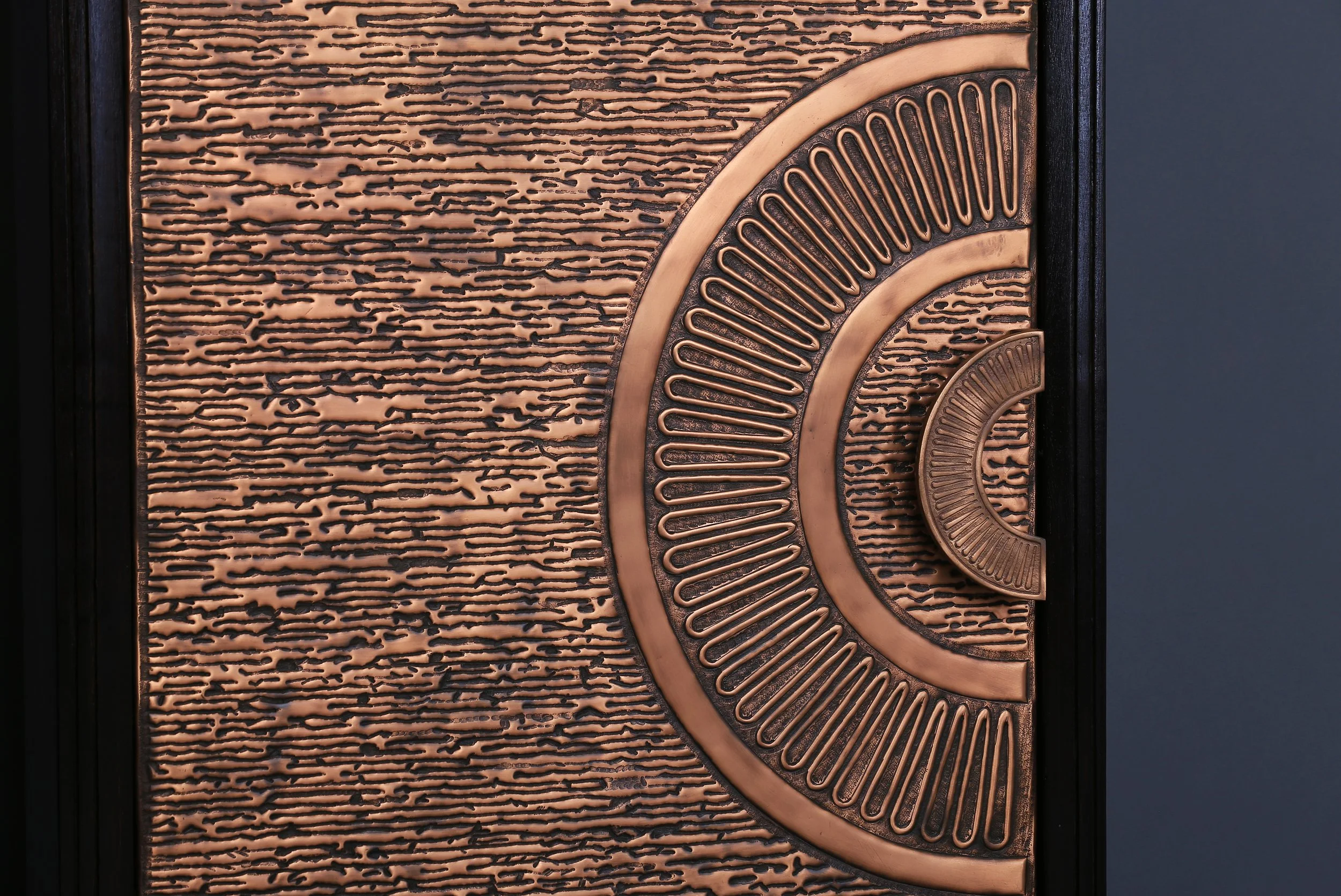 Copper Dine Handle — Aluminr- Bespoke Luxury Metal Door Manufacturers
