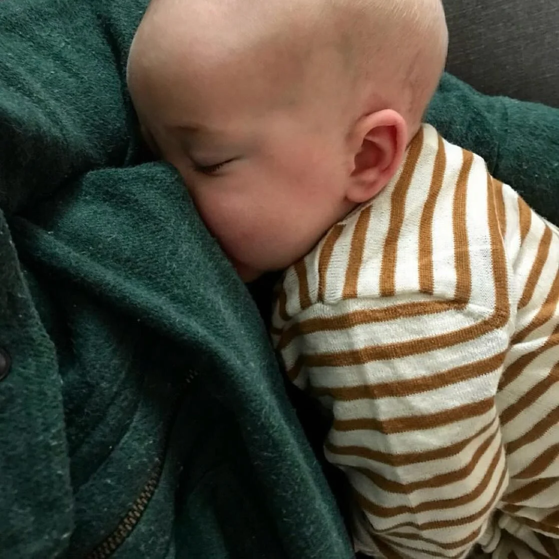 Flat or inverted nipples? 👇 

✨ Remember that the shape of the nipple does not matter as much as the baby&rsquo;s latch/grip 

✨ Babies shouldn&rsquo;t be nursing from just the nipple, they should have a good amount of areola while nursing 

✨ Holdi