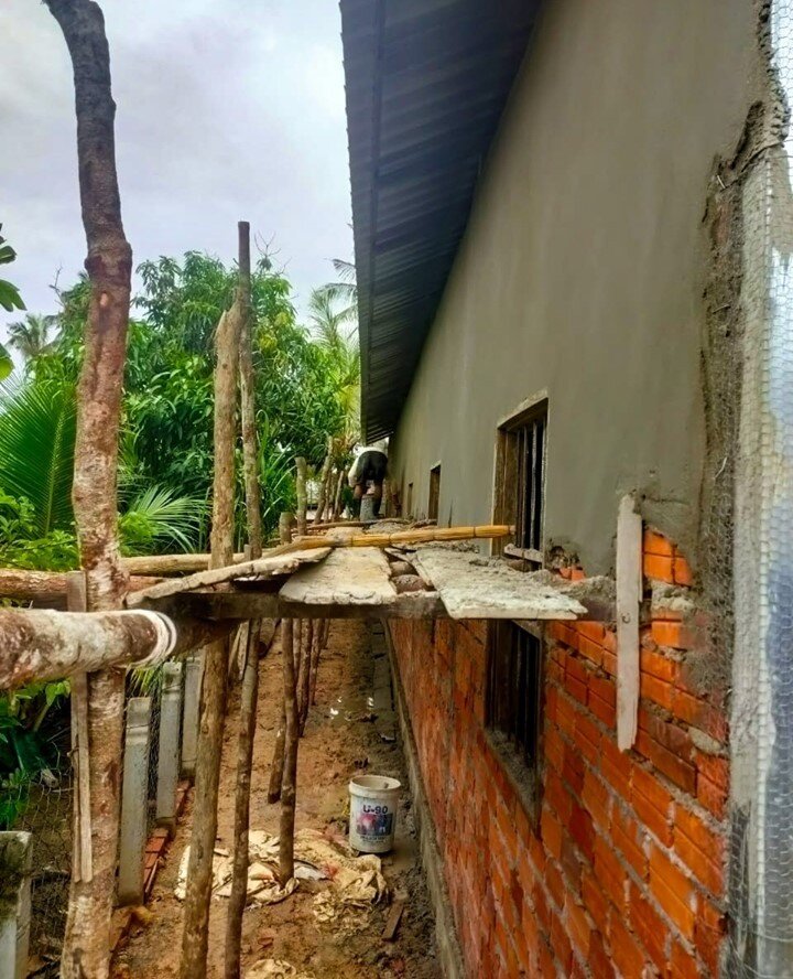 We're super excited to see the progress of our new school in Cambodia! The walls have almost been completed on the exterior and we've already started laying tiles on the interior! ⁠
.⁠
.⁠
.⁠
We can't thank our donors and supporters enough for helping