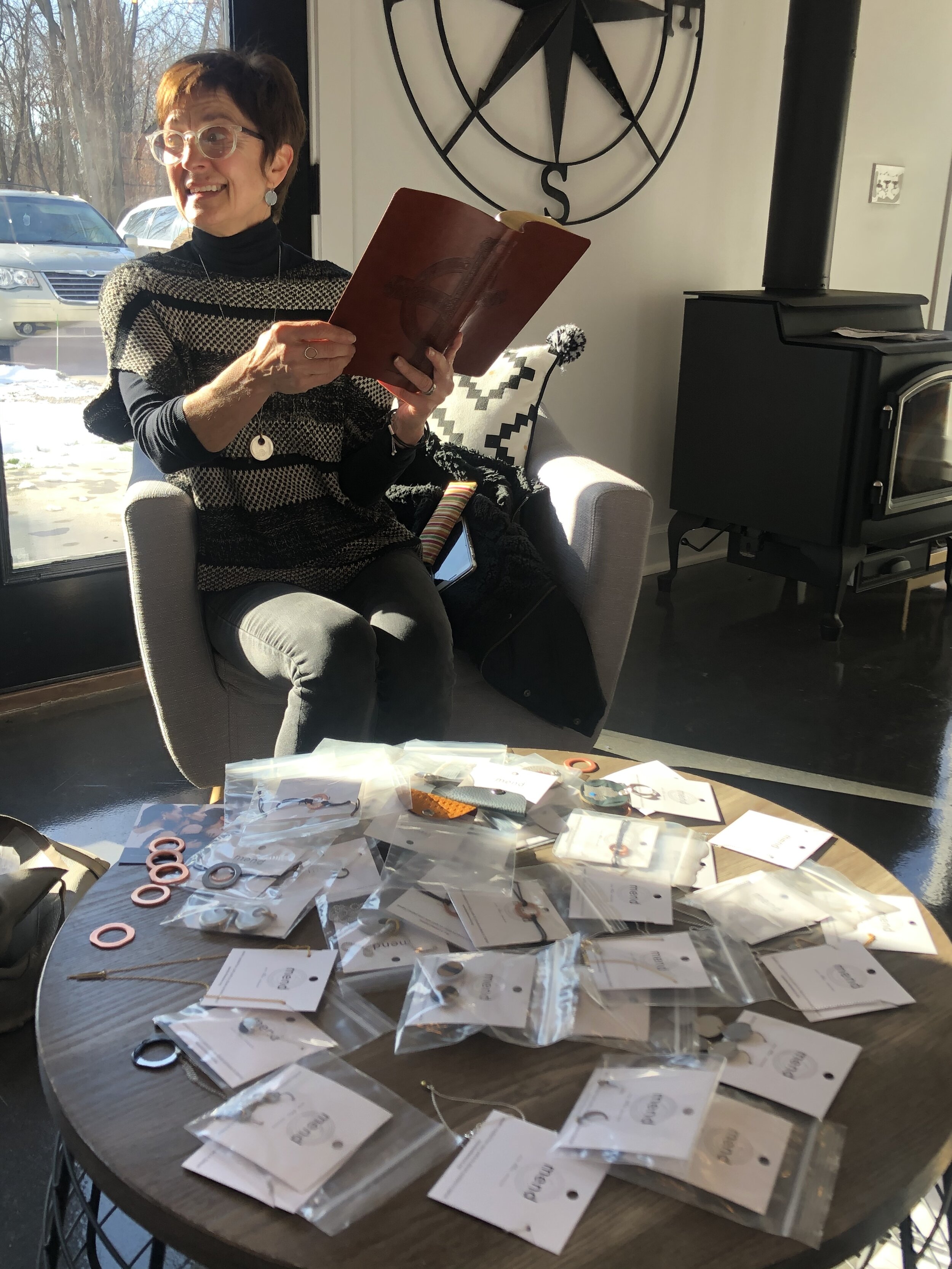 Link to Mend on the Move Jewelry