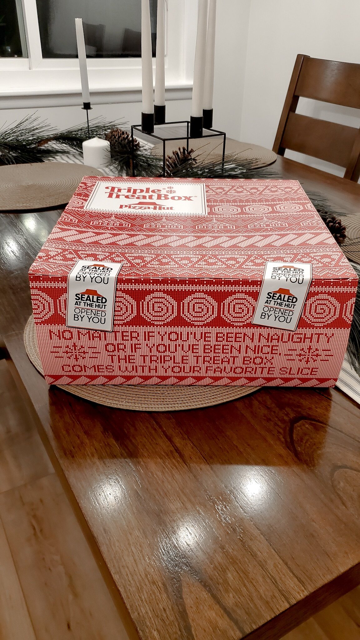 I review the Three Pizza Box at Pizza Hut #pizza #keywest