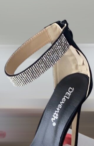 41029323-9428-4F1C-A8FE-8BF4C5EE6871