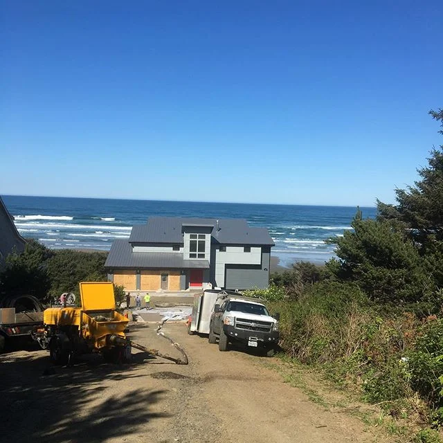 Beautiful view from the office today ☀️🌊