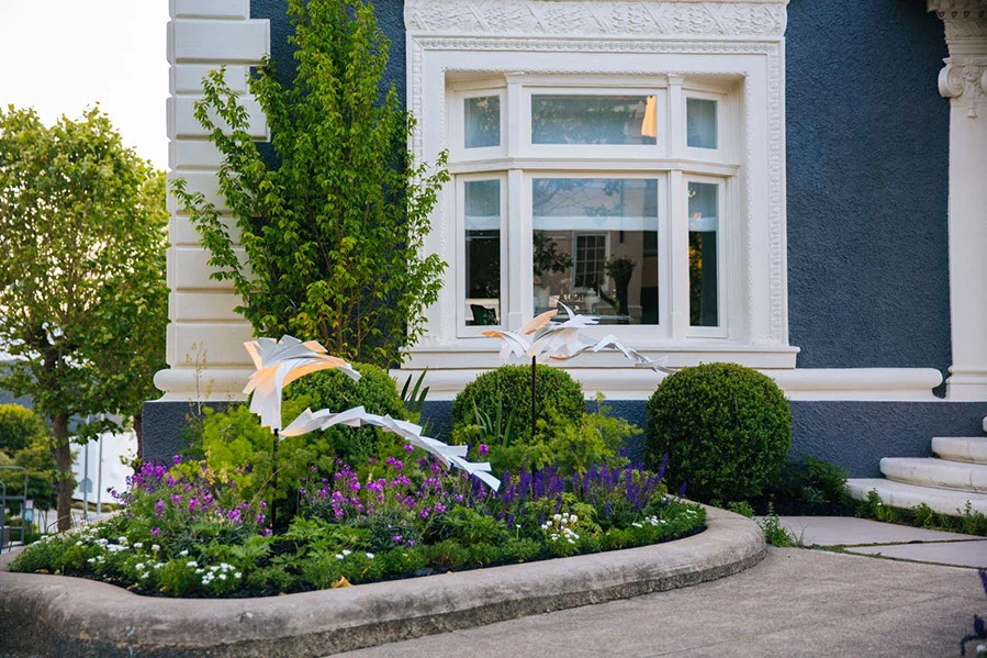 Artist: Matt Devine Designer: Zeterre Landscape Architecture SF Decorator Showcase 2017