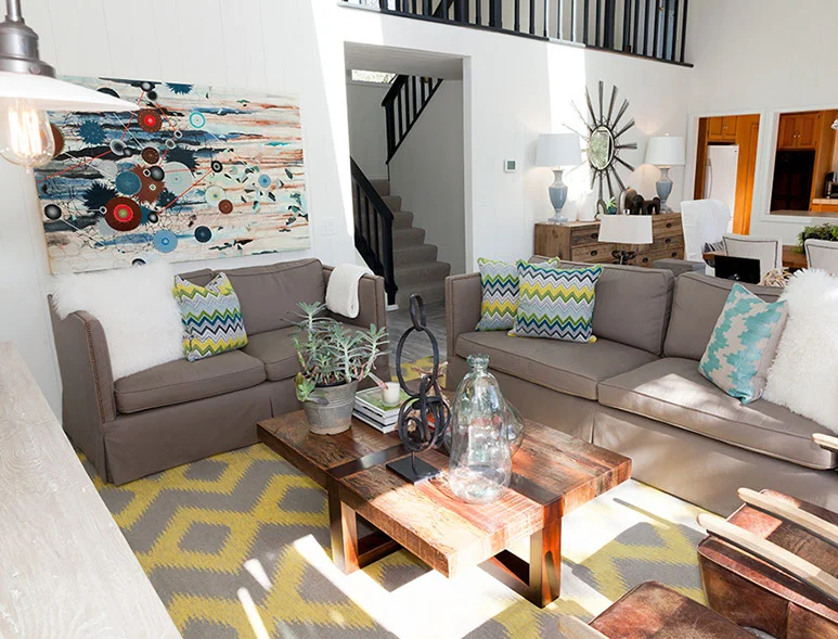 Artist: Heather Patterson Designer: Lisa Bakamis Interior Design