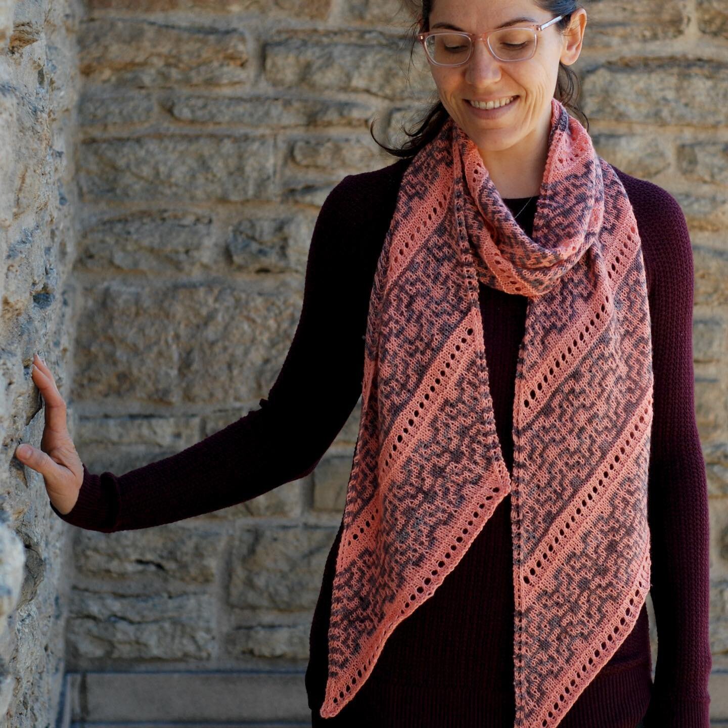 Yesterday I showed you the wrap version of K2gether. Today, let's take a closer look at the scarf option. It takes about 550 yards of fingering-weight yarn, and though I used just two colors, you could absolutely use more. Like all my patterns, this 