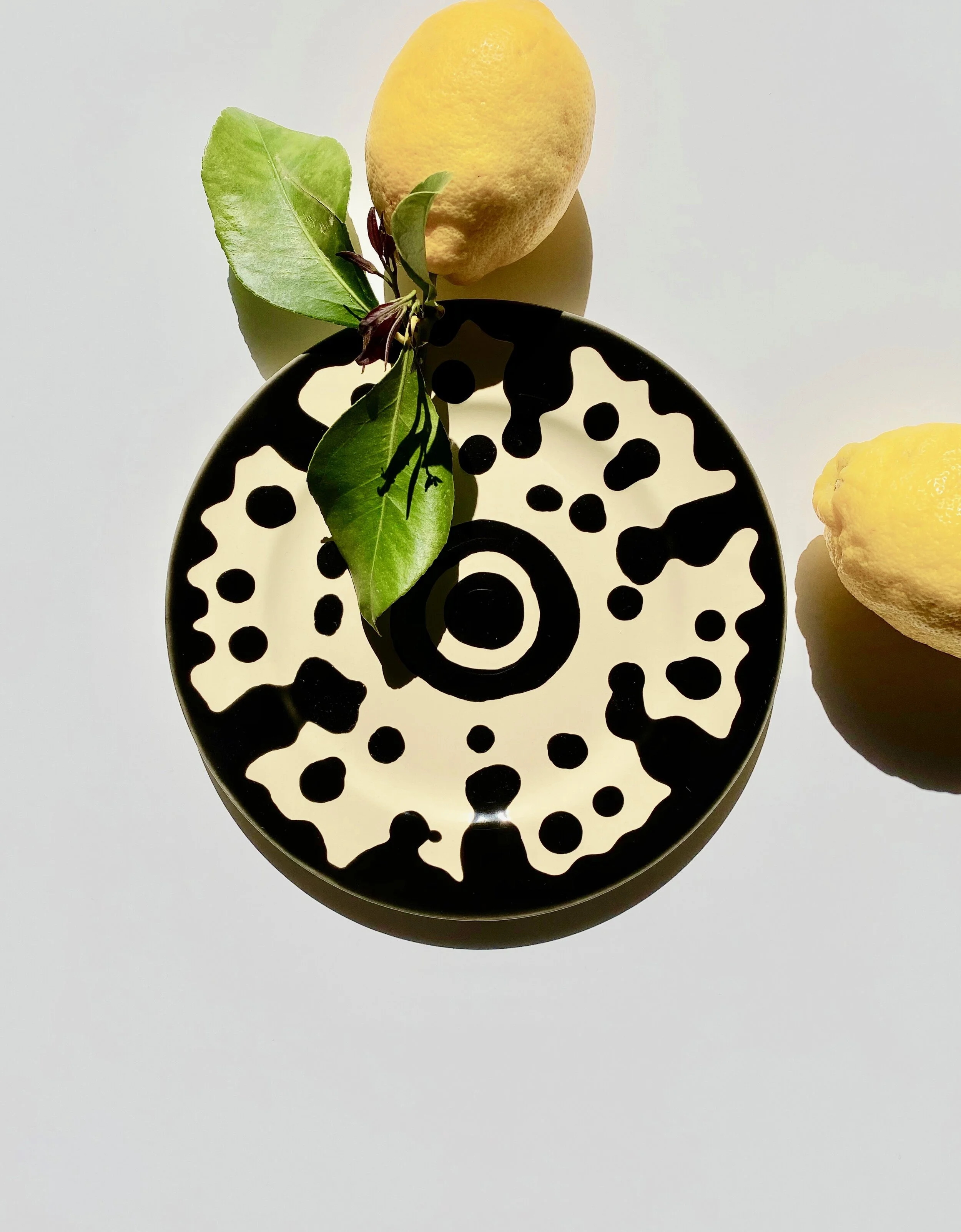 SMALL PLATE "Ultrablack Splash"