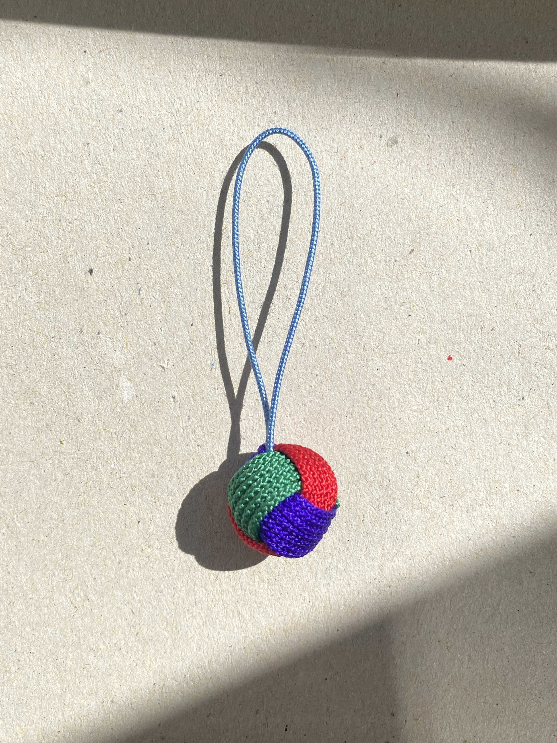 LUCKY KNOT  green-purple-red