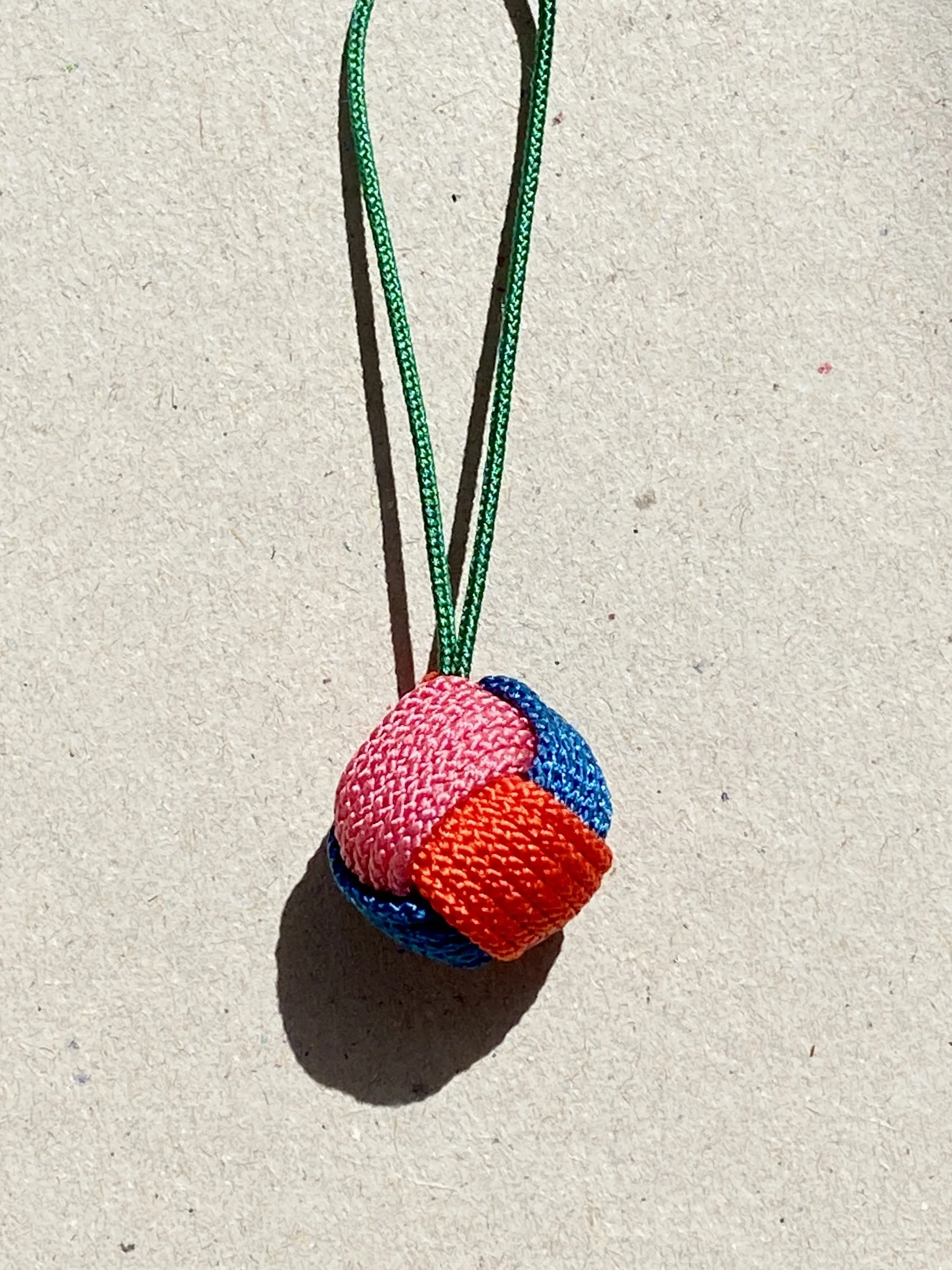 LUCKY KNOT  pink-blue-red