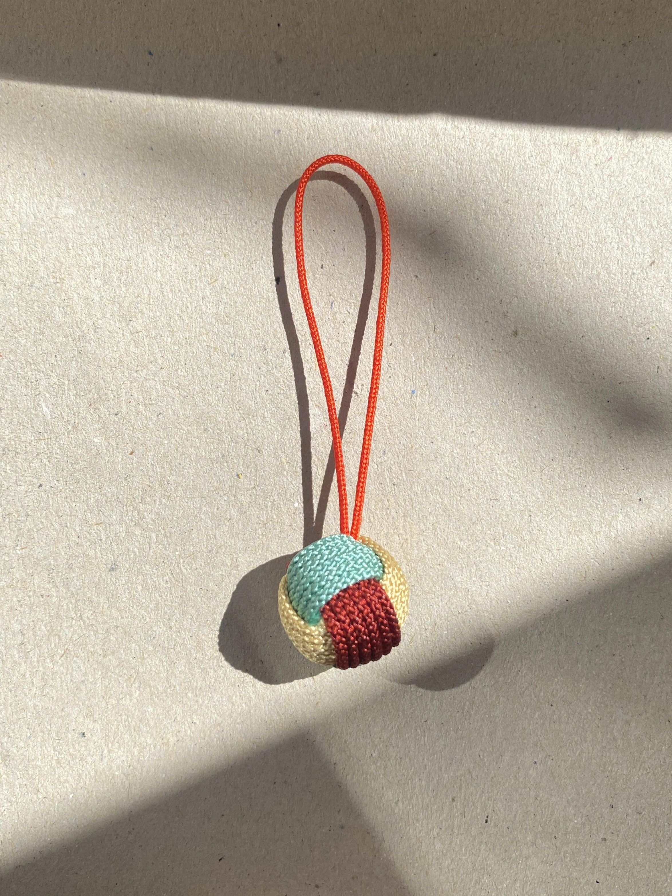 LUCKY KNOT  mint-cream-red