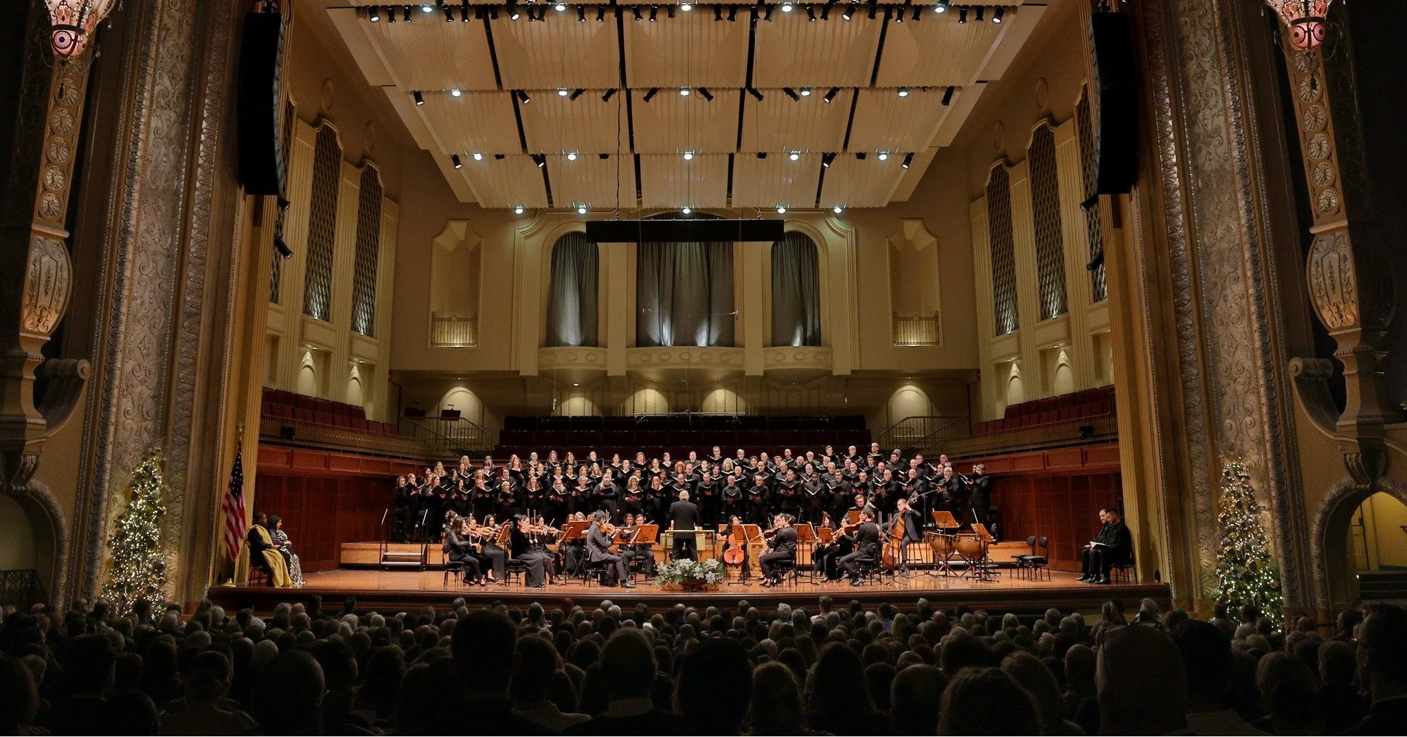 McGegan conducts the Milwaukee Symphony Orchestra and Chorus