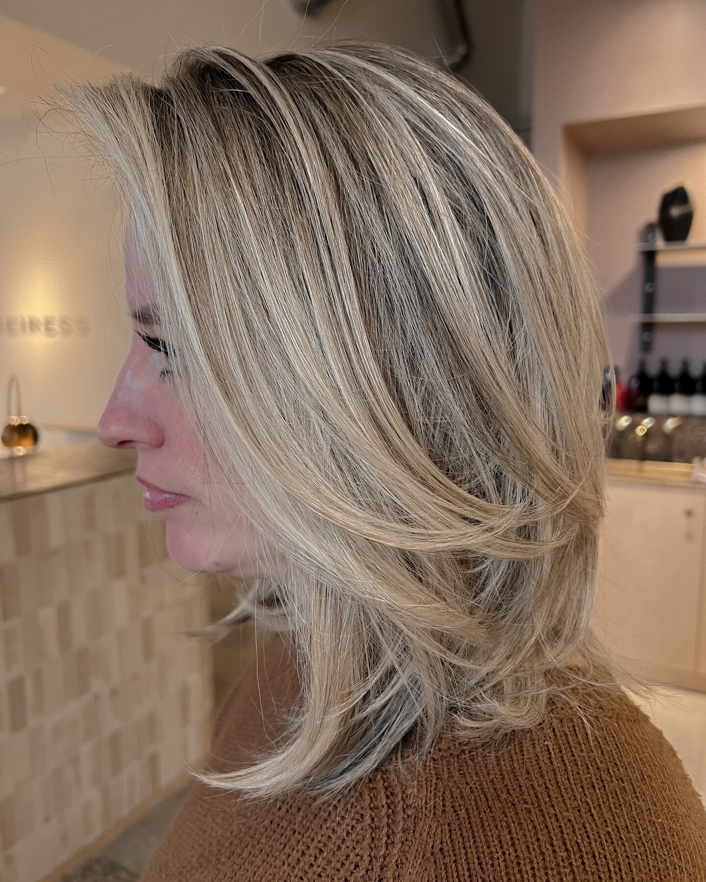 When it comes to hair, both long and short styles have their own unique beauty. However, if you&rsquo;re looking to elevate your look with minimal effort the new &ldquo;Rachel&rdquo; is making a cool new comeback. 

@igotlashed1