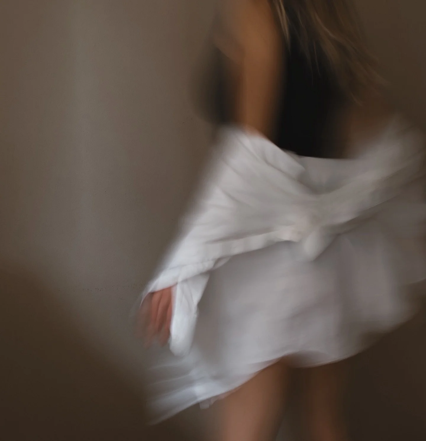 Movement. Dimension. Effortless beauty.
Soft ribbons of blonde, lived-in texture, and a finish that floats. Light hits just right&hellip; and confidence naturally follows. 

A seamless blend, a soft blonde glow, and that signature Heiress finish.

At