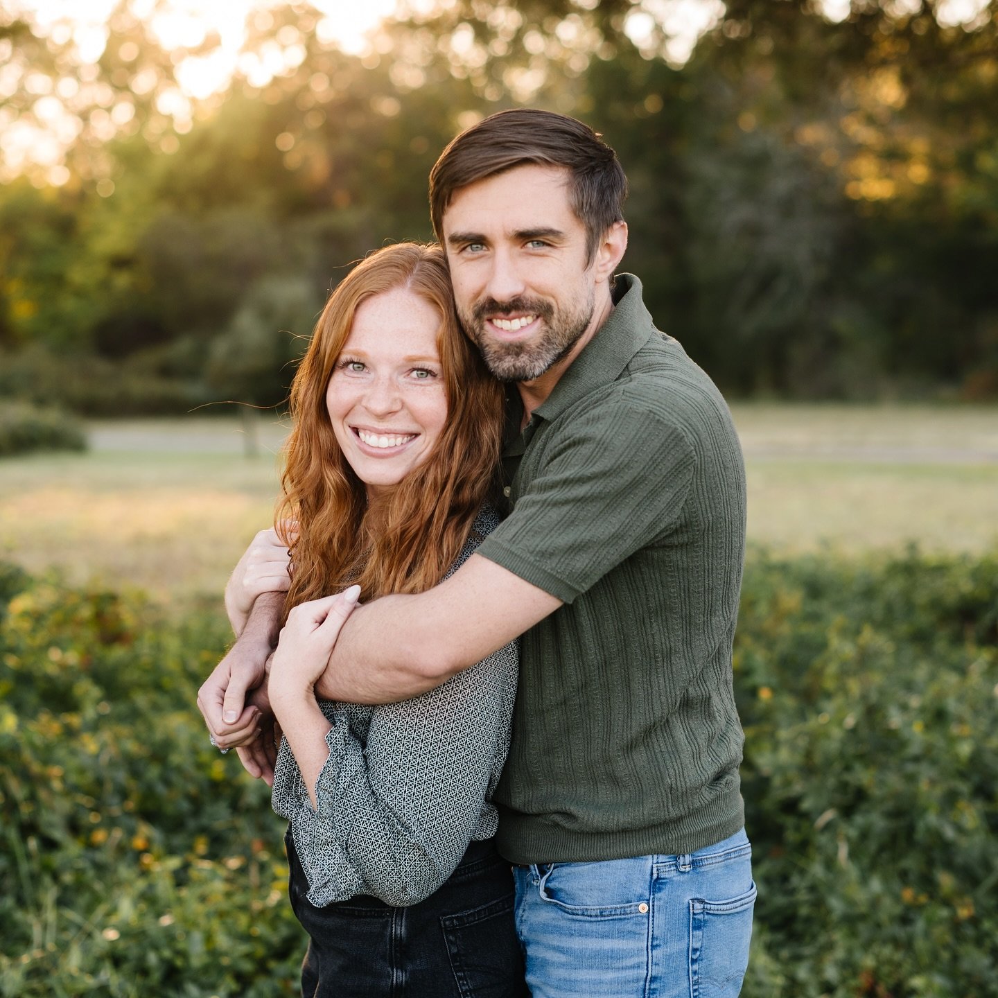 A post or two ago I shared how excited I was when Nichole stepped out of the car for her session in velvet&hellip; and I had the same reaction to Jessica&rsquo;s gorgeous red hair at her session! Absolutely stunning! These two were so easy to photogr