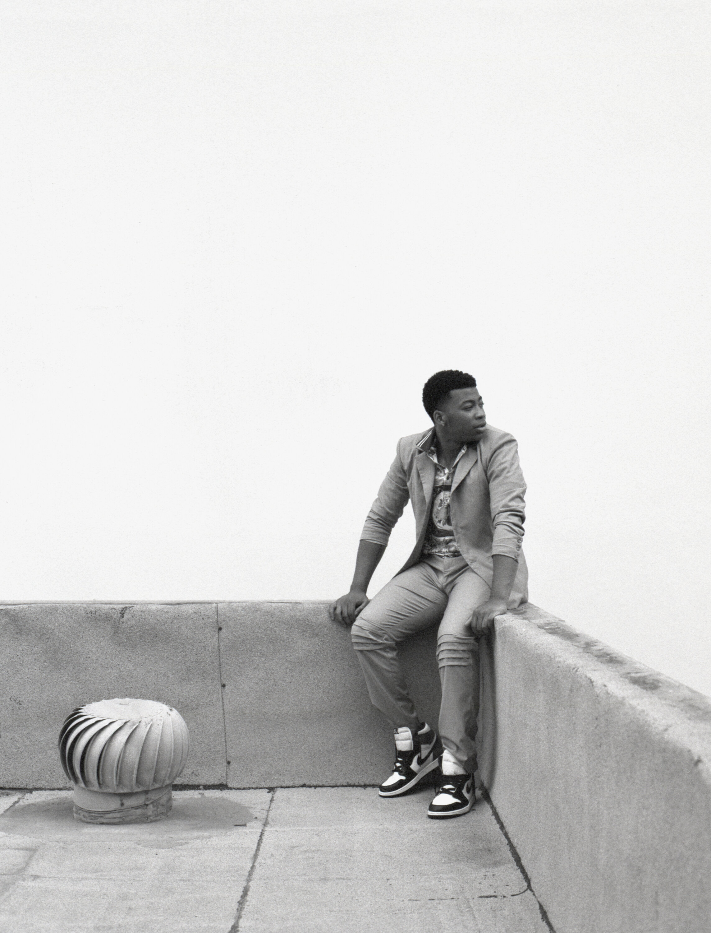 Suit Mashell Goodluck; Dolce &amp; Gabbana; Sneakers Nike