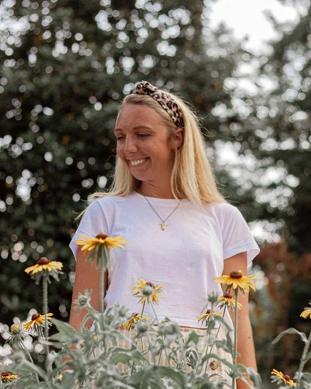 Just super grateful for this sunshiney Memorial Monday spent at home with my people. Feeling really present in this cozy beautiful home on Ambergate Lane 🌻