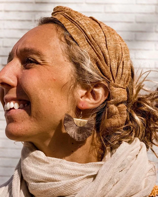 SMILE ⁣
It&rsquo;s Friday 😀⁣
Waking up with an eagerness and curiosity to explore my own city like I never have before. Feels like an adventure abroad. A weekend of discoveries in my own backyard. Cheers to hidden treasures all around us 💛