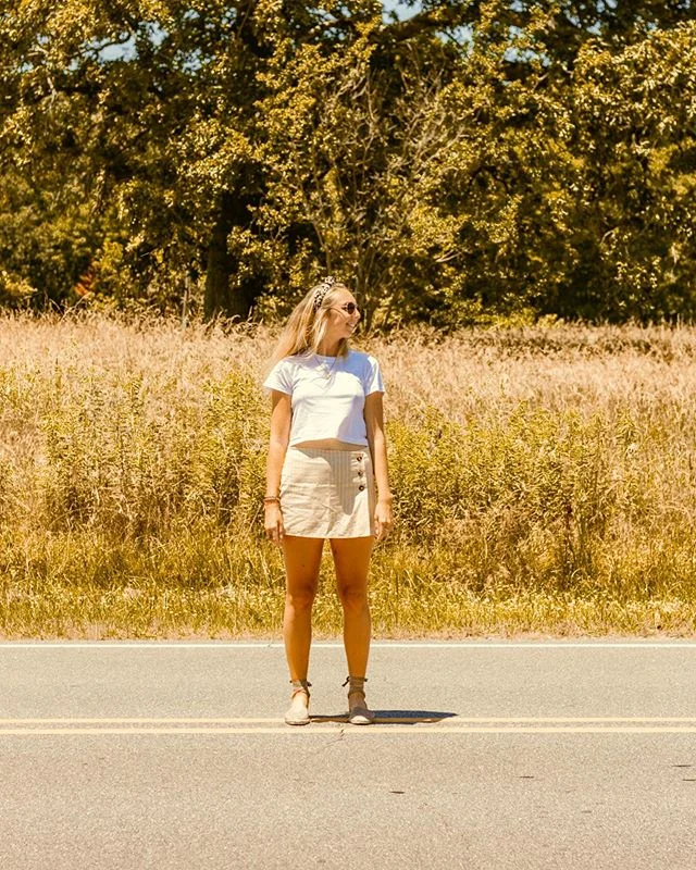 Nashville bound with my people and just really feeling myself right now 🤗 embracing the joy and excitement that traveling to a new place and making memories with loved ones can bring 💕✨ country music capital, the Sebastian&rsquo;s are coming for ya