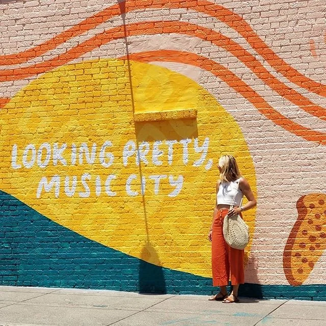 Nashville, you were many things this weekend but let&rsquo;s just stick with pretty 💛 thanks for the memories, dance parties, good food (not you, White Castle), endless laughs and country vibes. We sure went down to the honky tonk 🤠