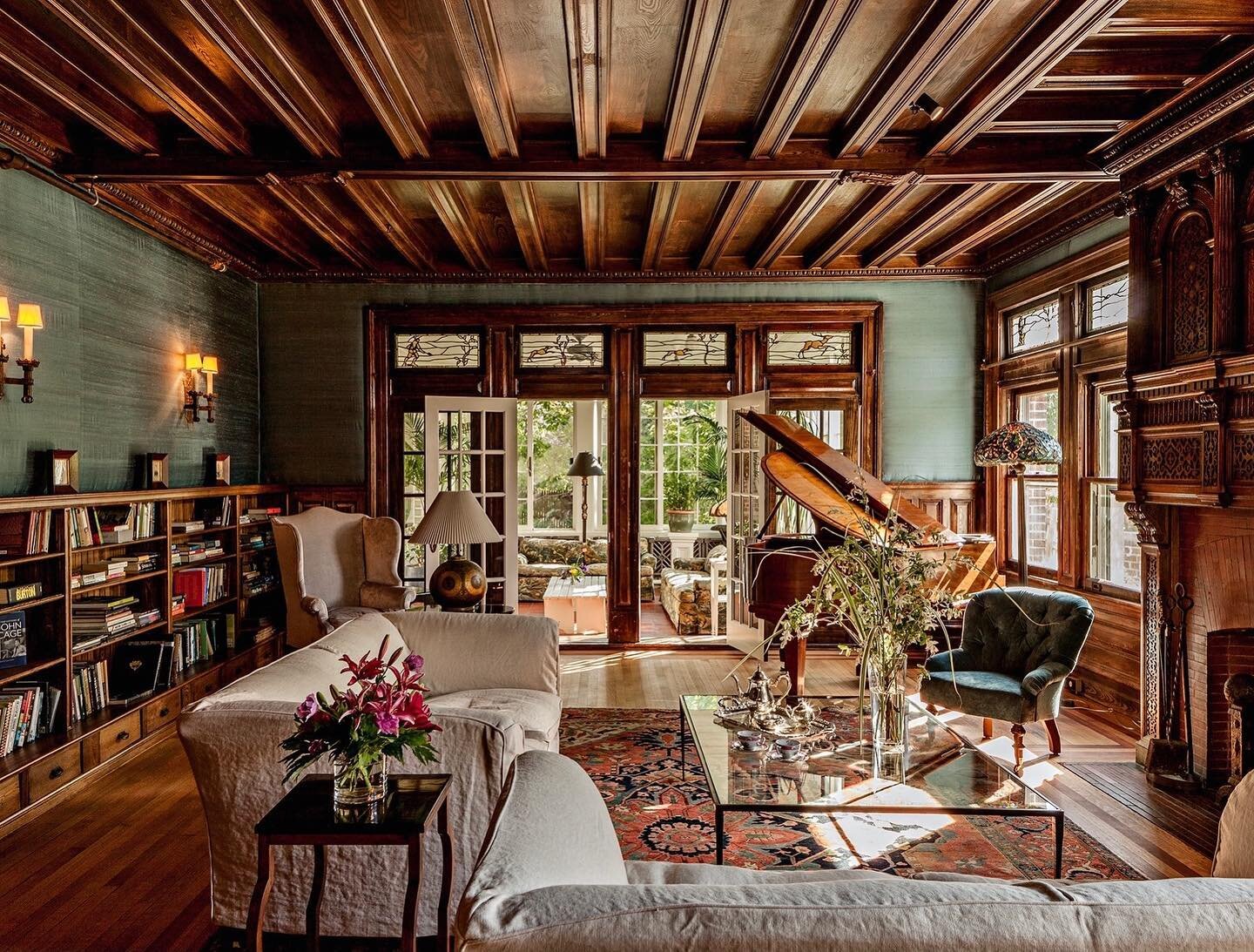 This week's #PropertyOfTheWeek is an absolute gem in Hudson's Historic District ✨⁠⁠
.⁠⁠
The Tiger House was designed and built by architect Marcus Reynolds at the turn of the 20th century as a hunting lodge for the heir to an early cosmetics fortune 