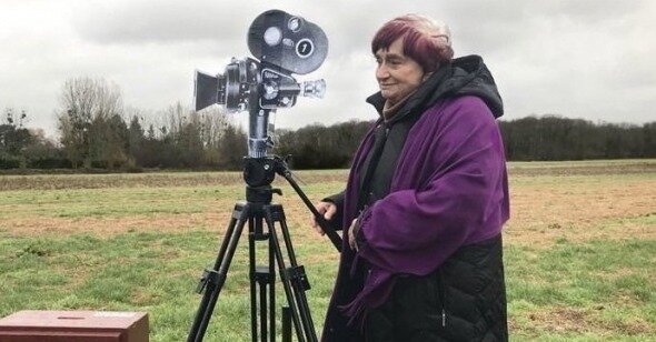  October 9, 2019  Reverse Shot: NYFF 2019:  Review of  Varda by Agnès  (Agnès Varda, 2019)    Throughout, in the manner of  The Beaches of Agnès  (2008), Varda looks back at her work, attempting to connect the dots both for herself, and for her audie