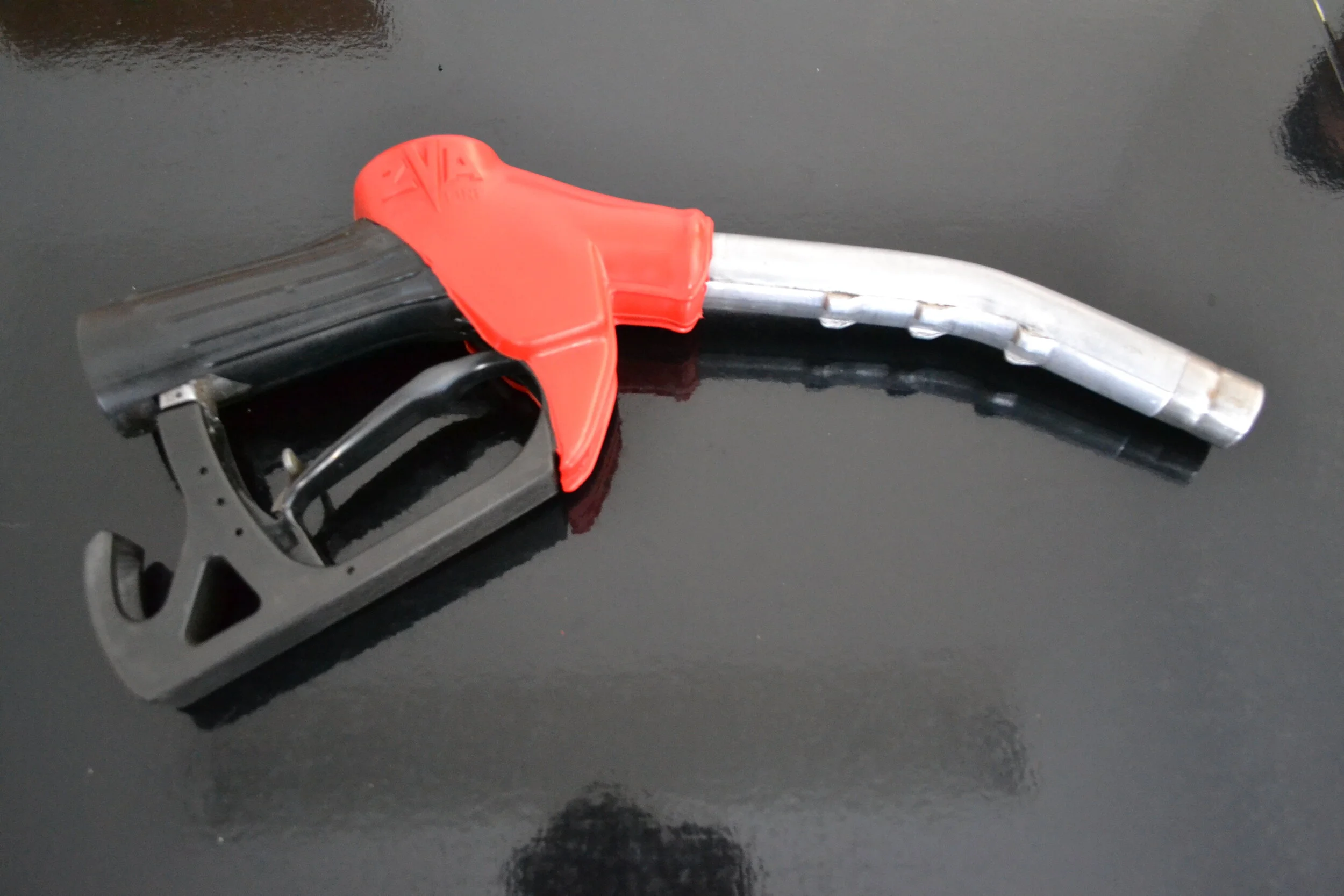 ZVA RED DIESEL NOZZLE.JPG