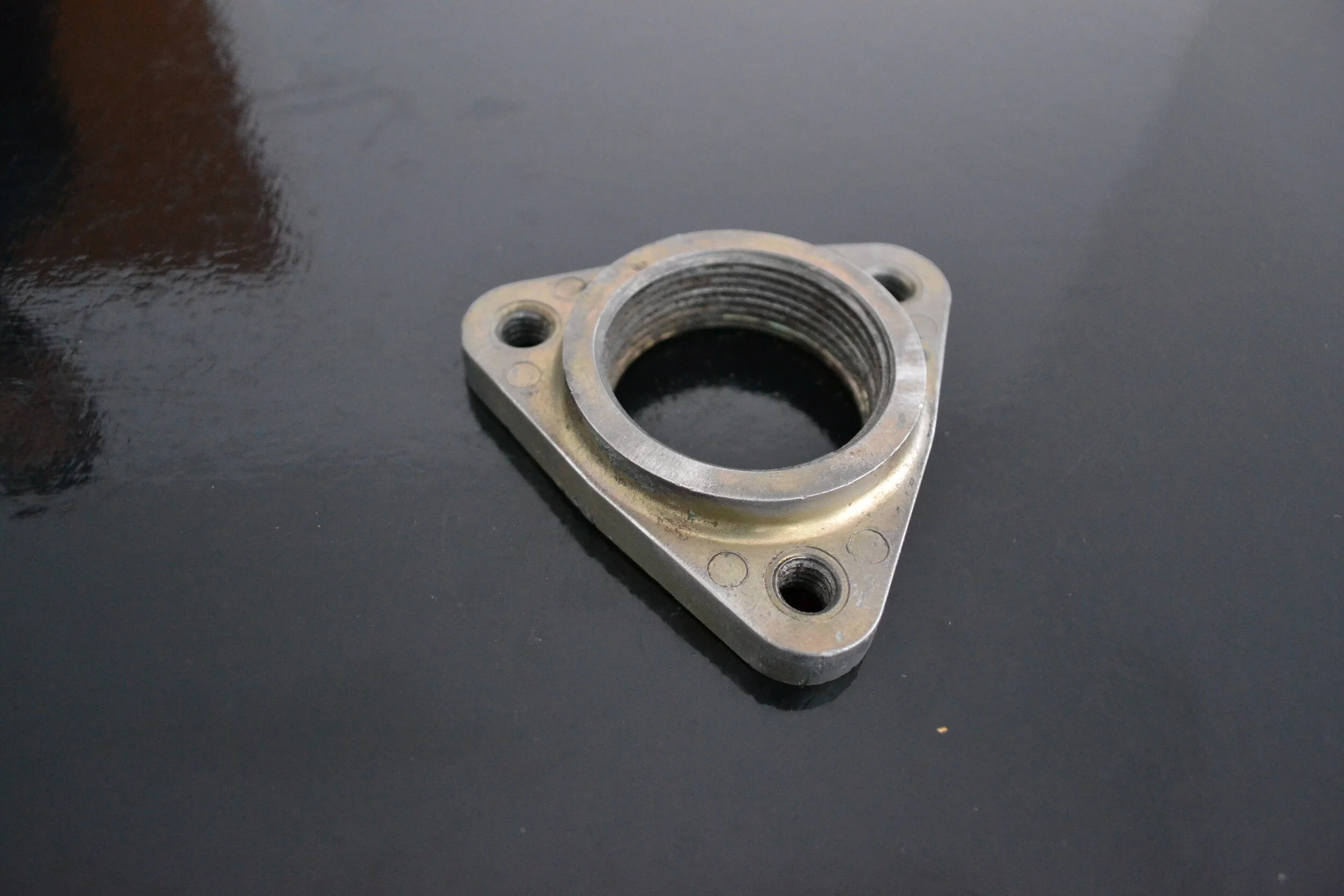 TRIANGLE FLANGE