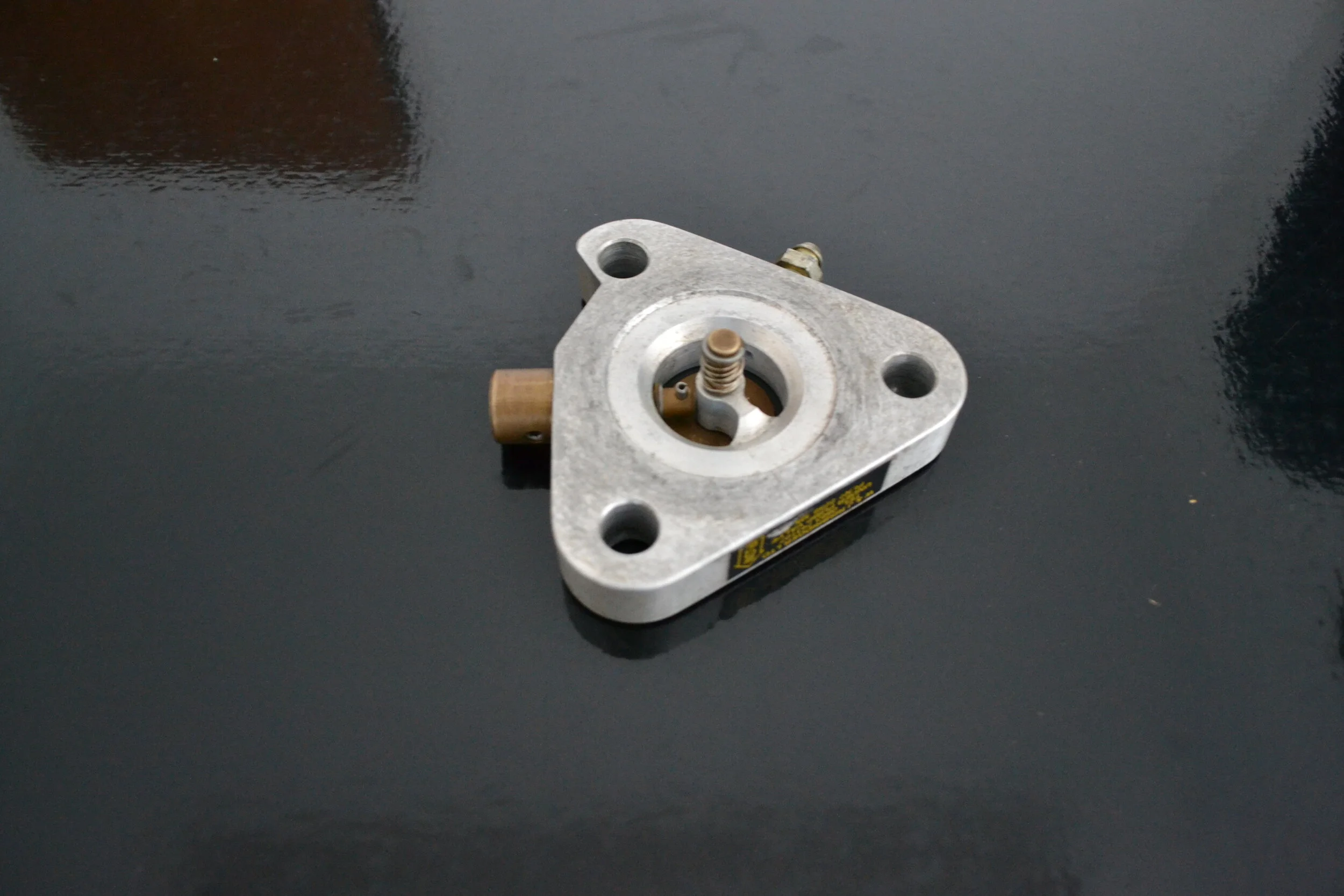 HL2 TRIANGLE UPV.JPG