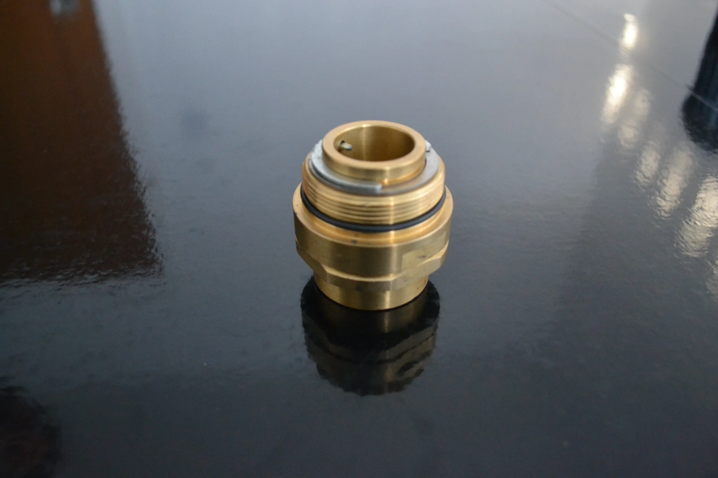 SWIVEL HI SPEED FEMALE.JPG