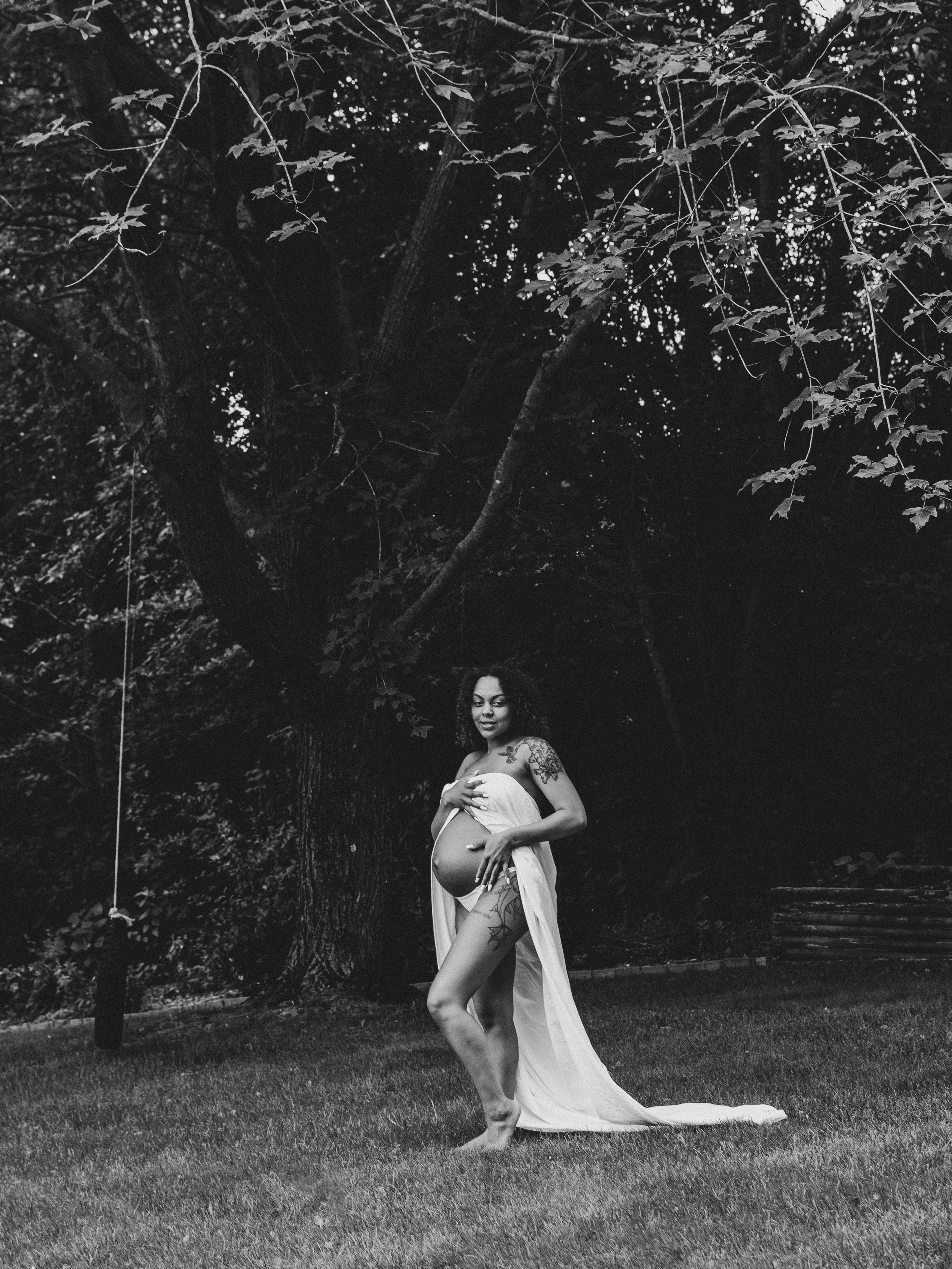 Outdoor maternity photos West Salem wi 34 weeks pregnant