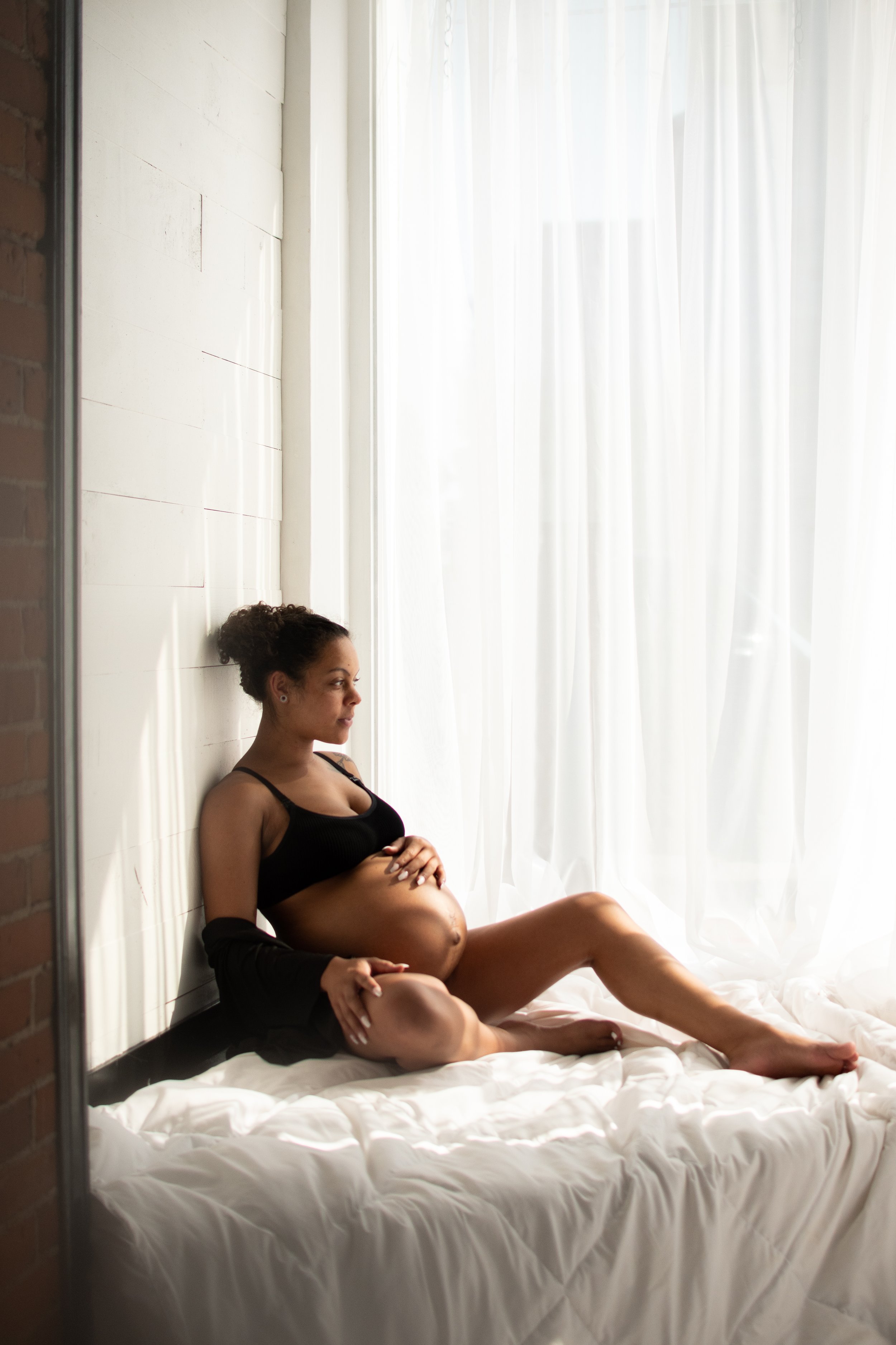 Maternity boudoir photography studio la crosse wi 40 weeks pregnant