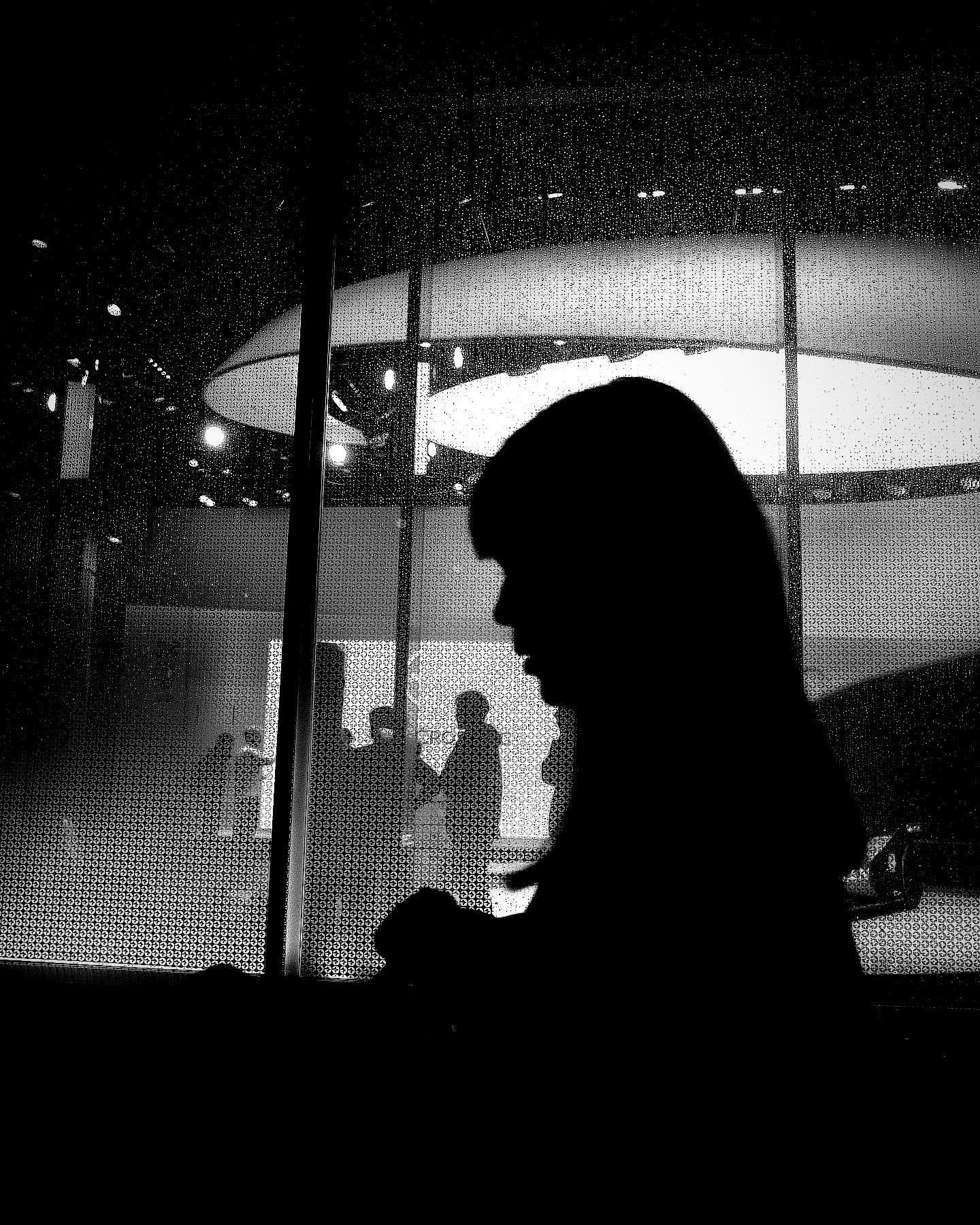 Ginza Rain | Halo▫️▪️

#streetphotography_bw #streetphotographer #streetphotographers #grsnaps #grist #ricohgr #ricohgr3 #ricoh_gr_women #voidtokyo #everydayjapan #frametokyocollective #everybodystreet #friendsinbnw #spi_bnw #womenstreetphotographers