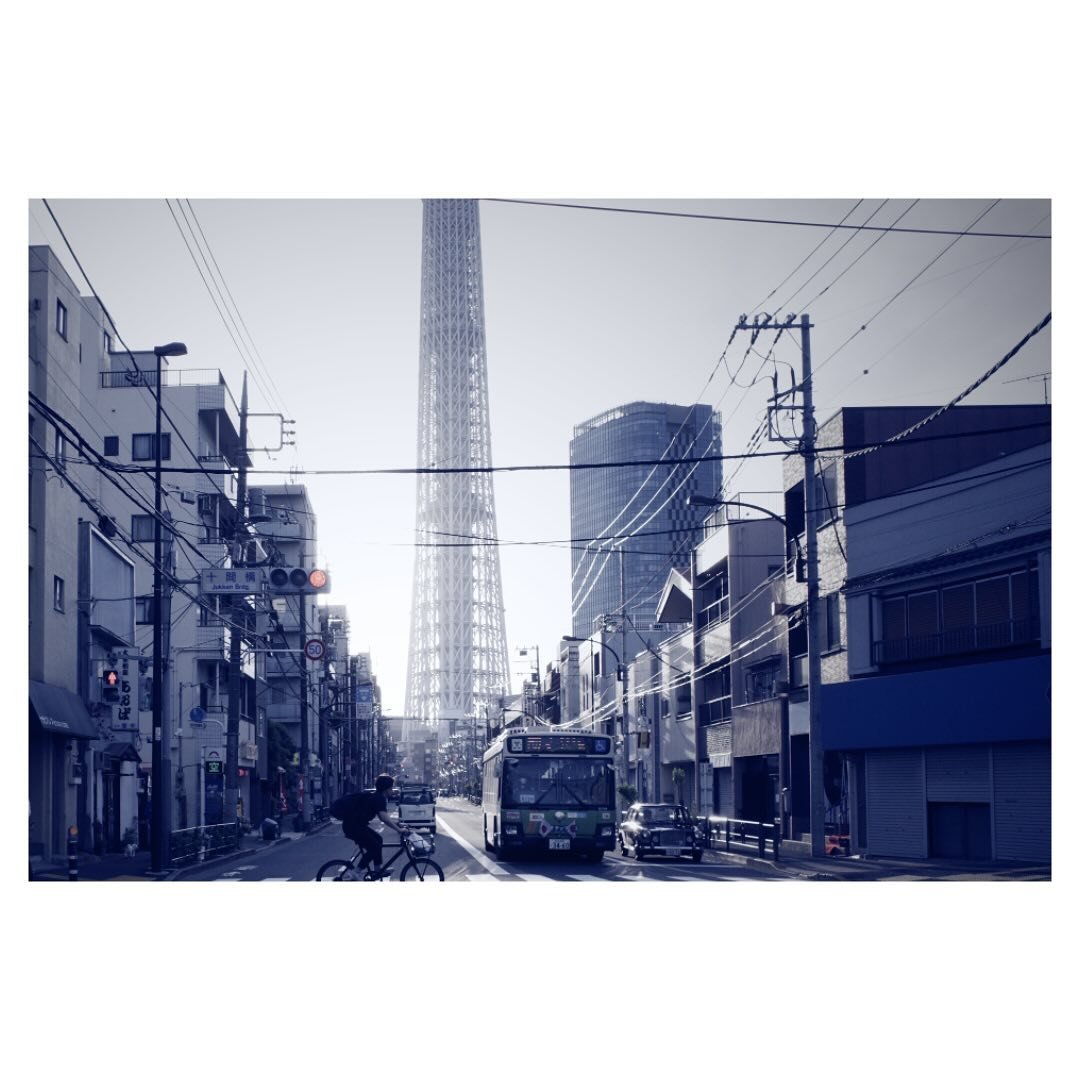 Sumida Sunset ▫️

#grsnaps 
#shootgr_tokyo 
#ricohgr3 #ricohgrⅲ 
#streetphotography 
#streetphotographer 
#streetphotographers 
#ricohgr #ricoh_gr_women 
#gr_meet_japan
#voidtokyo #everydayjapan 
#frametokyocollective 
#everybodystreet 
#womeninstree