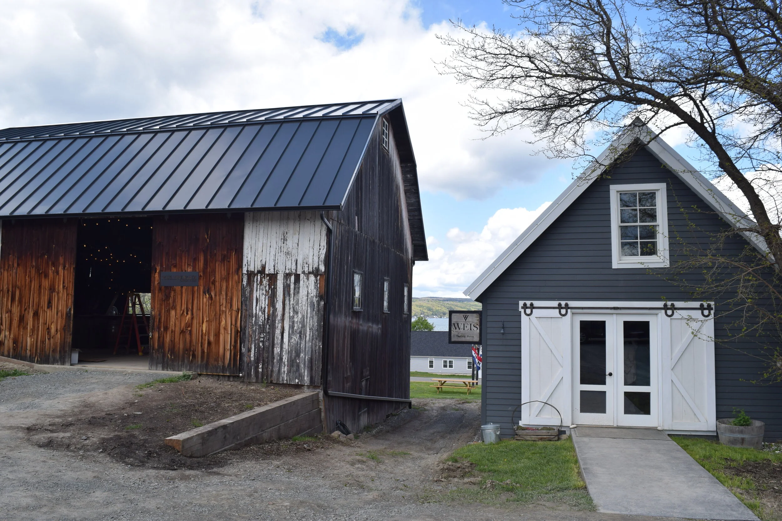 tasting room.JPG