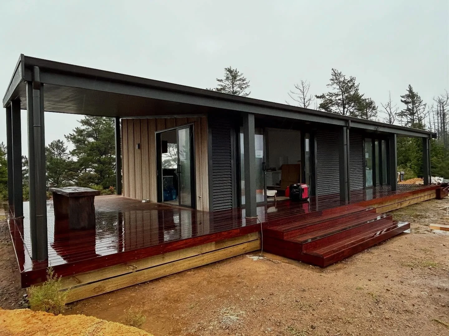 Architectural build, fully off grid. Latest home all completed, awesome location. Coromandel just never disappoints &ldquo;we live in paradise&rdquo; thought I&rsquo;d share a few pics of the job and of course a few kaimoana pics from after work vent