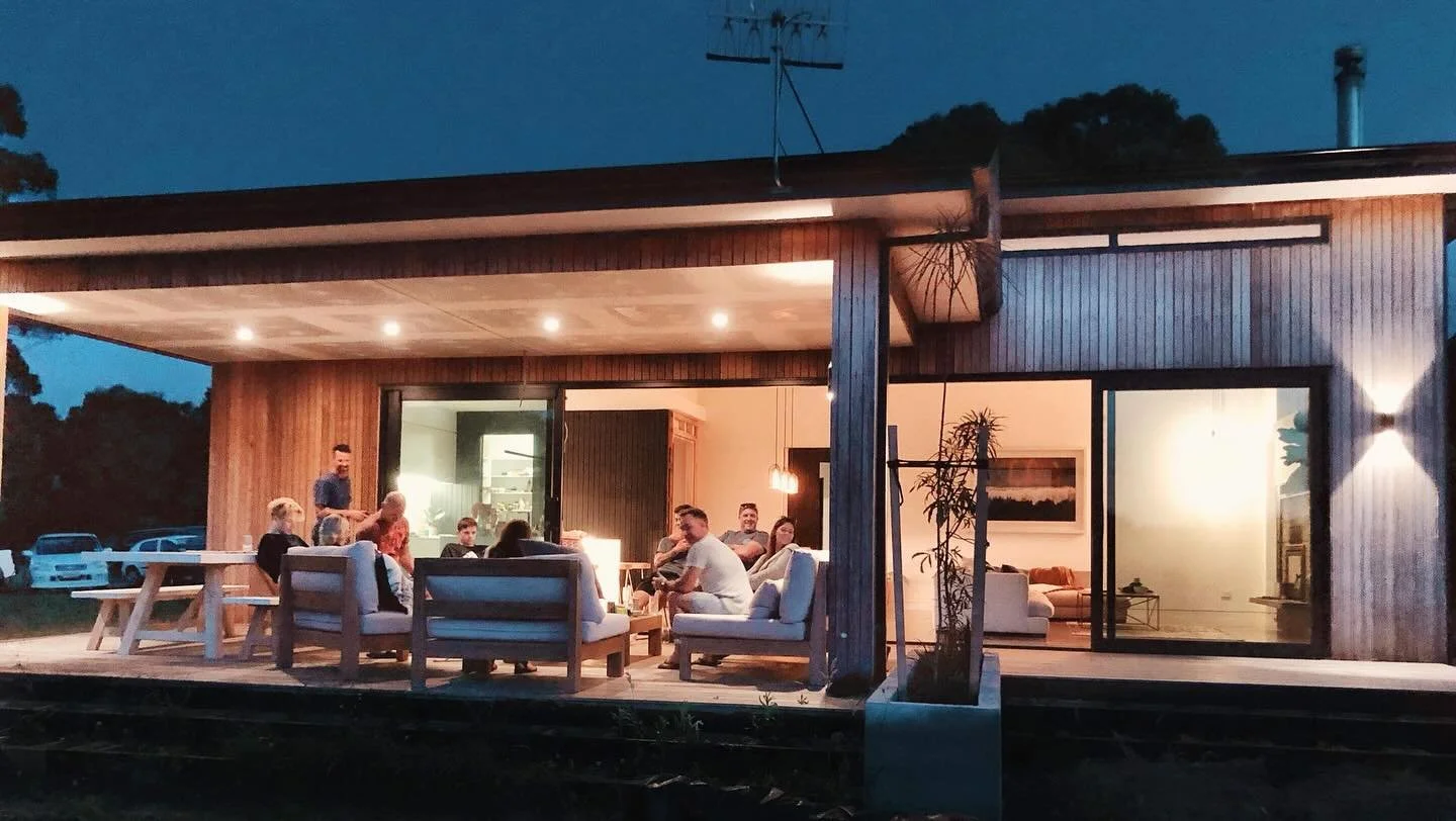 Needing a job done before Xmas? We have a new opening become available, so now is your golden opportunity to lock in that project for completion. Give us a call today to discuss! 
Inspo here for outdoor area, of a previous home built by Dekker Constr