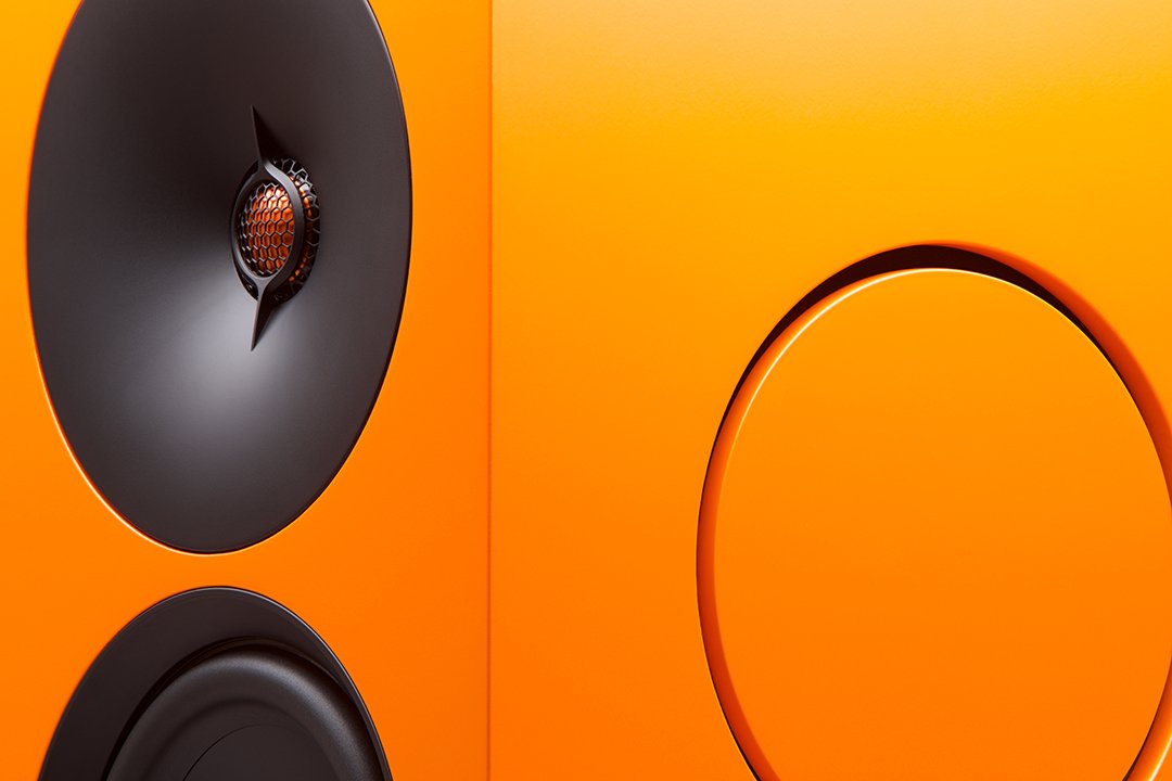 Cambridge_Speakers_LRX_Orange_Detail2.jpg