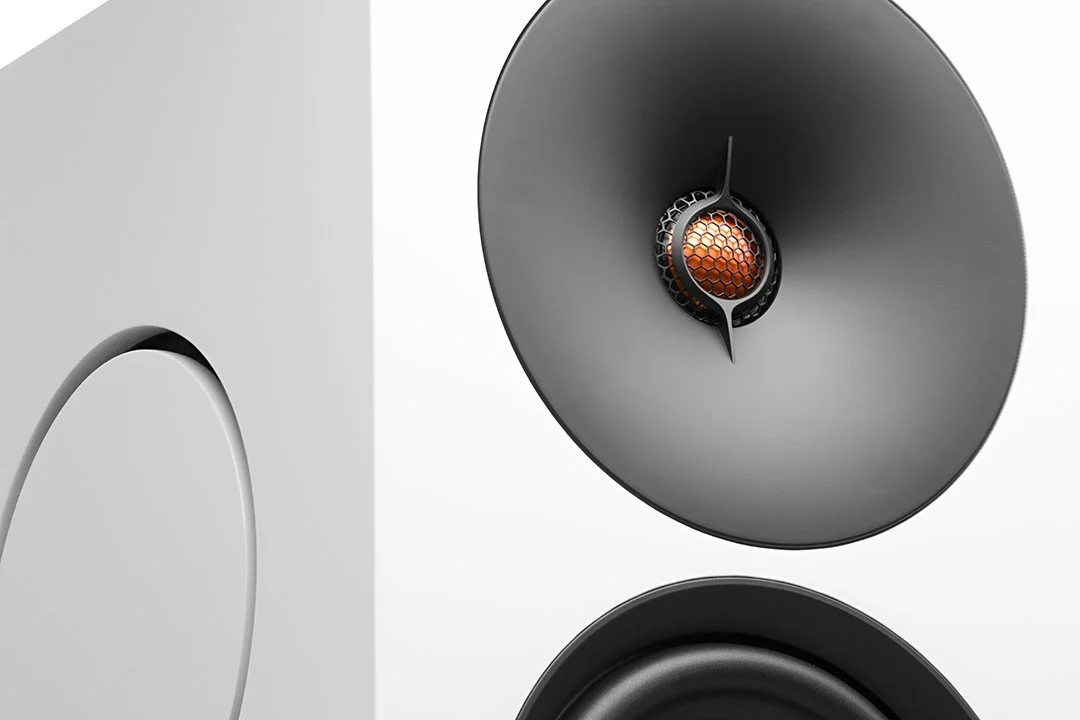 Cambridge_Speakers_LRX_White_Detail5.jpg
