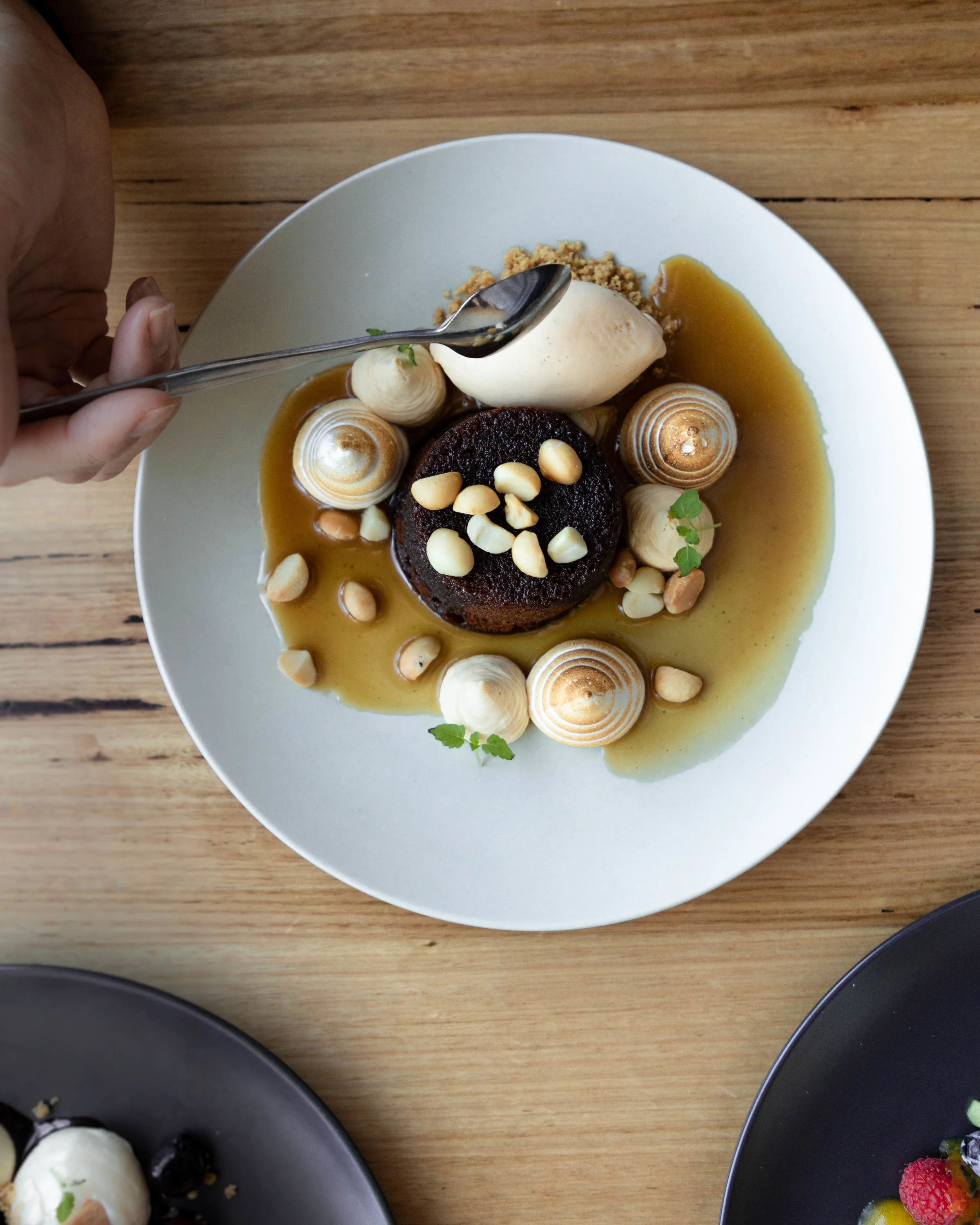 About Us — DESSERTS BY NIGHT