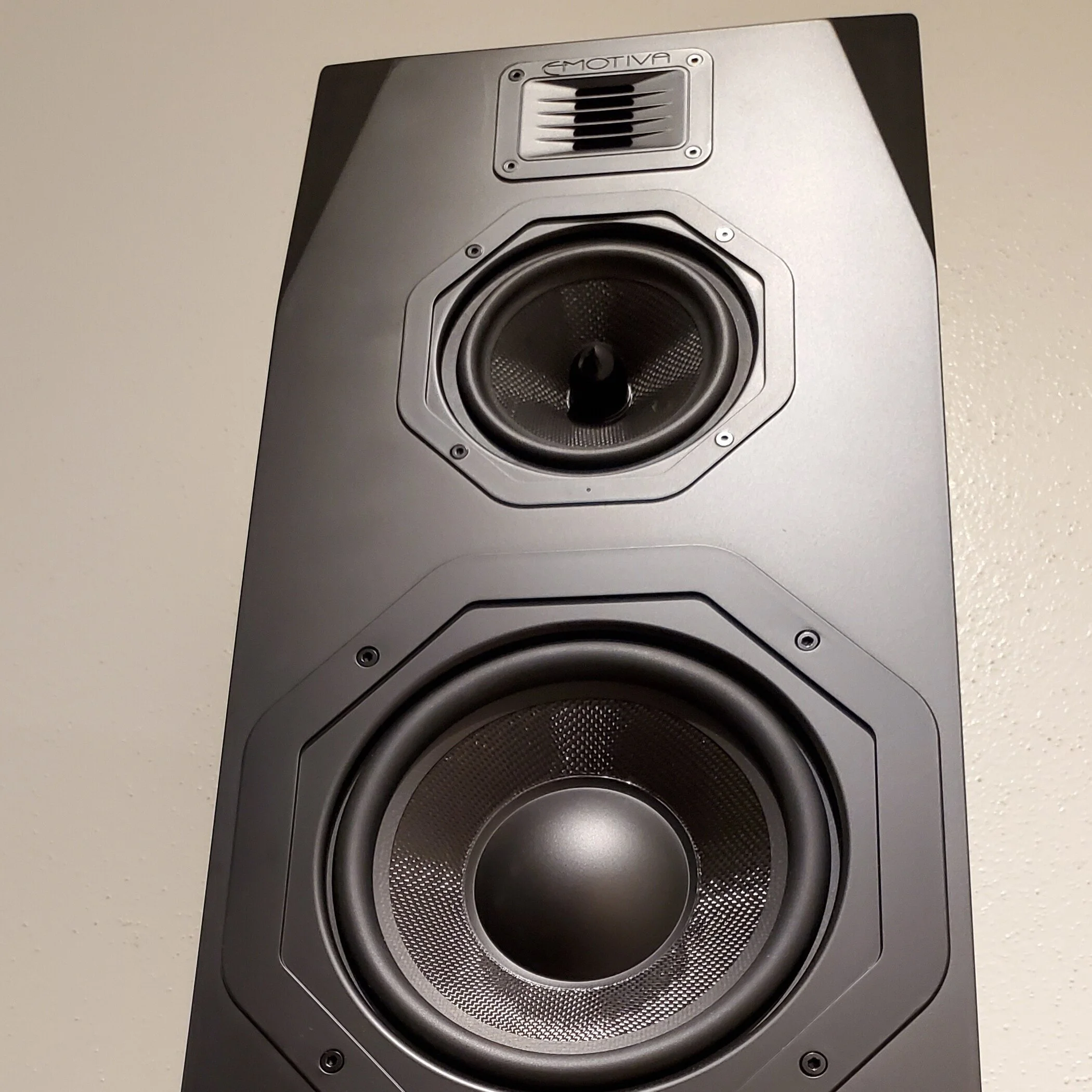 emotiva t2 speakers
