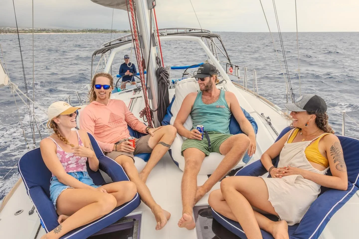 Happy thanksgiving!! We are so thankful for all of the people we get to share memories with. 🧡

#thanksgiving #thankful #sailboat #hawaii #sailhawaii 

📸 @kenzypix