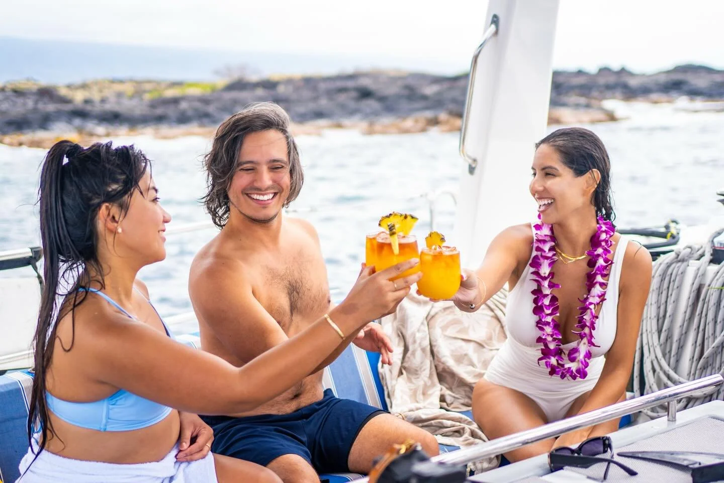 It&rsquo;s mai tai time!! 

#maitai #cheers #sailboat #privatecharter #hawaii

Photo by @hawaiiadventureportraits @nondys
