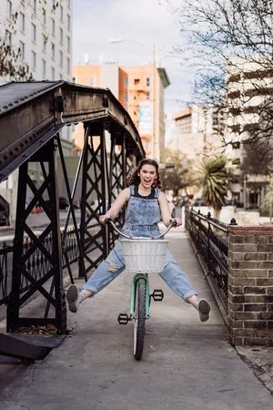 Celebrating Emily-New Braunfels Senior photographer 