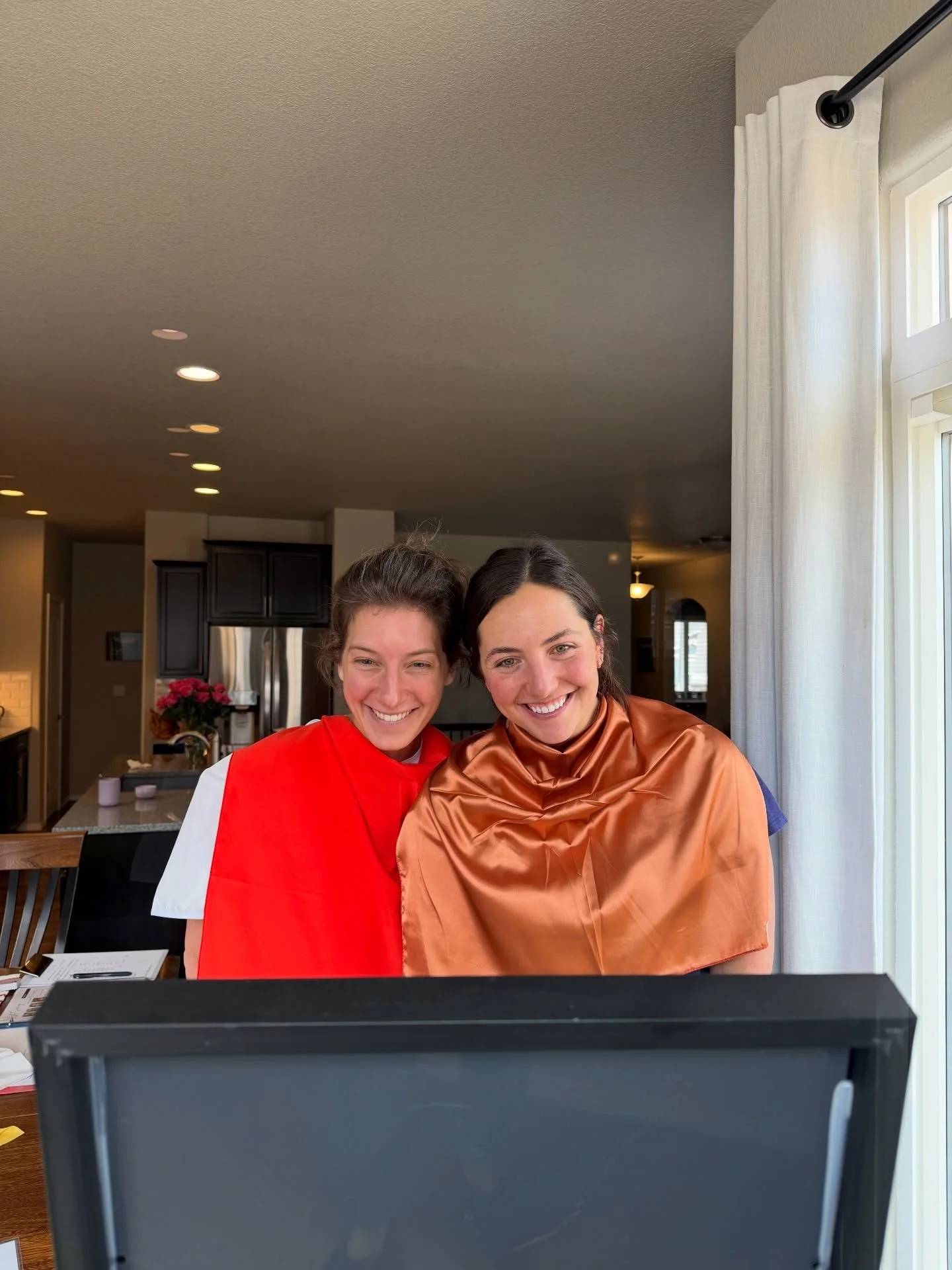 Double the color, double the fun!! 😍🎨 I had the absolute best time helping Annie and Eliza find their perfect palettes!! ✨

#coloranalysis #seasonalcoloranalysis #brightspring #lightspring #springpalette