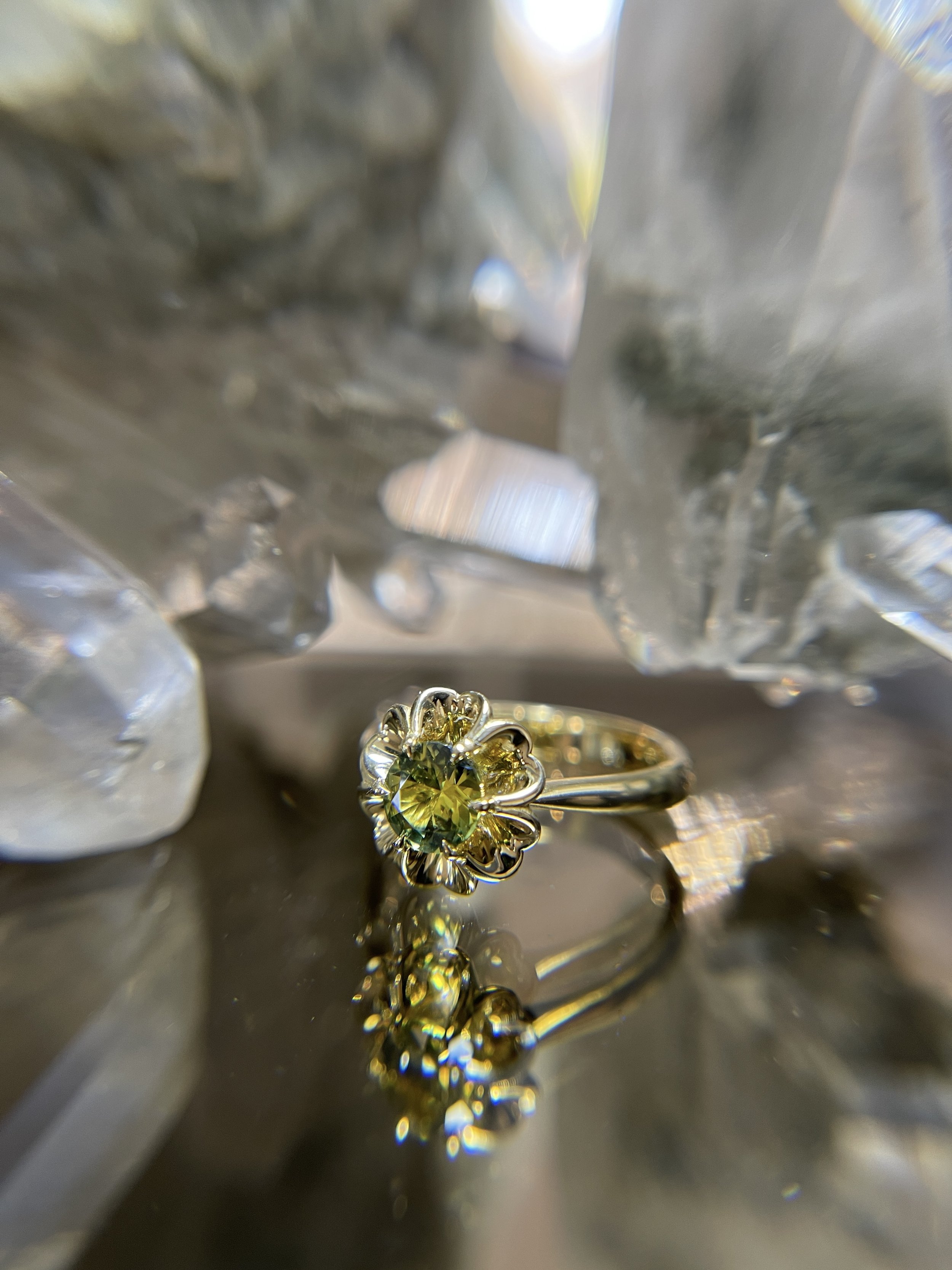 18ct Yellow Gold Blossom Solitaire set with a 0.92ct Australian Parti Sapphire