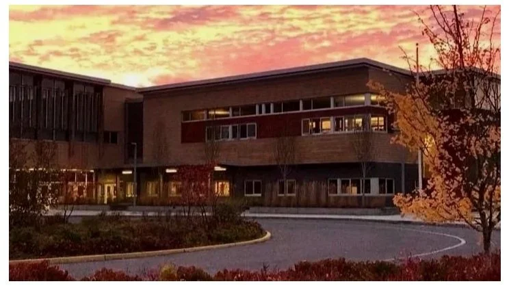Riverview_School_Picture.jpg
